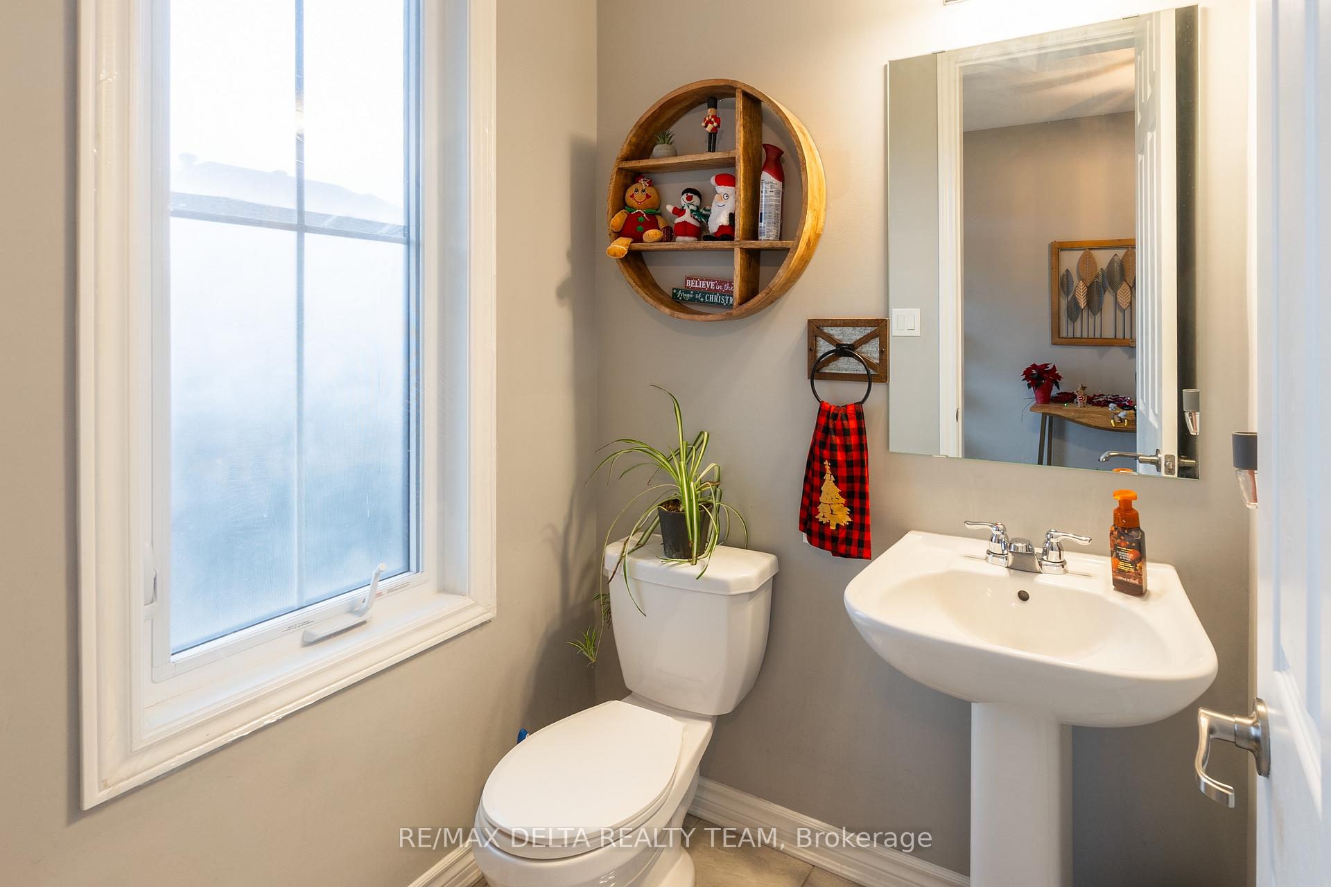 Photo 6 of 132 Bartonia Circle, Ottawa, Avalon West — HOMEH