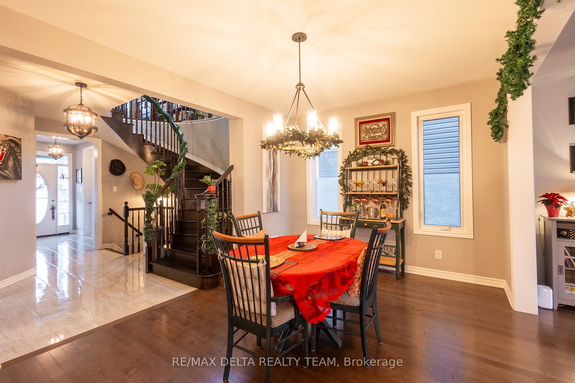 Photo 8 of 132 Bartonia Circle, Ottawa, Avalon West — HOMEH
