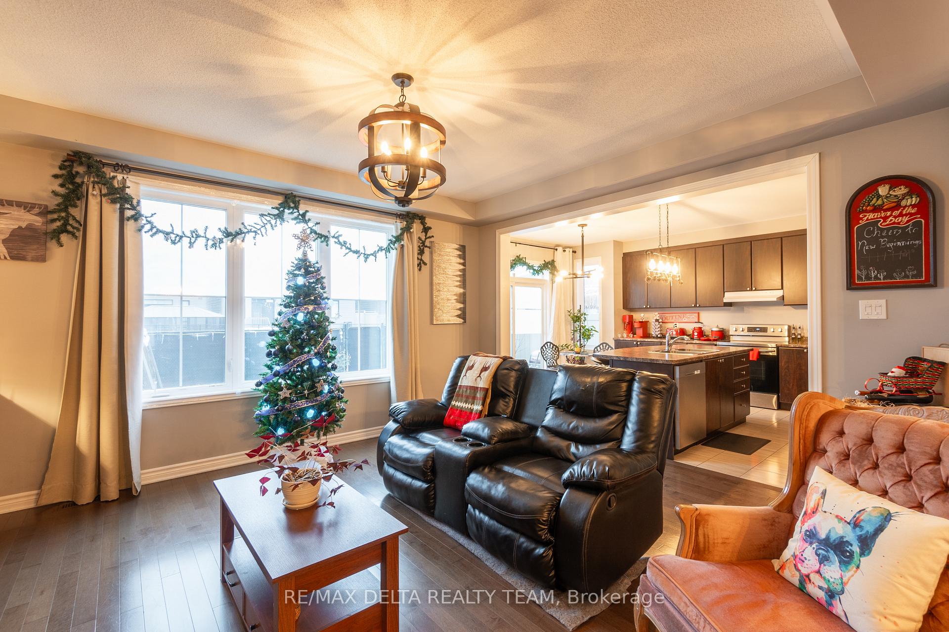 Photo 9 of 132 Bartonia Circle, Ottawa, Avalon West — HOMEH