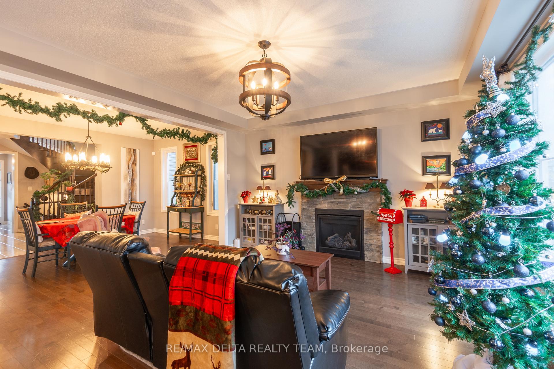 Photo 11 of 132 Bartonia Circle, Ottawa, Avalon West — HOMEH