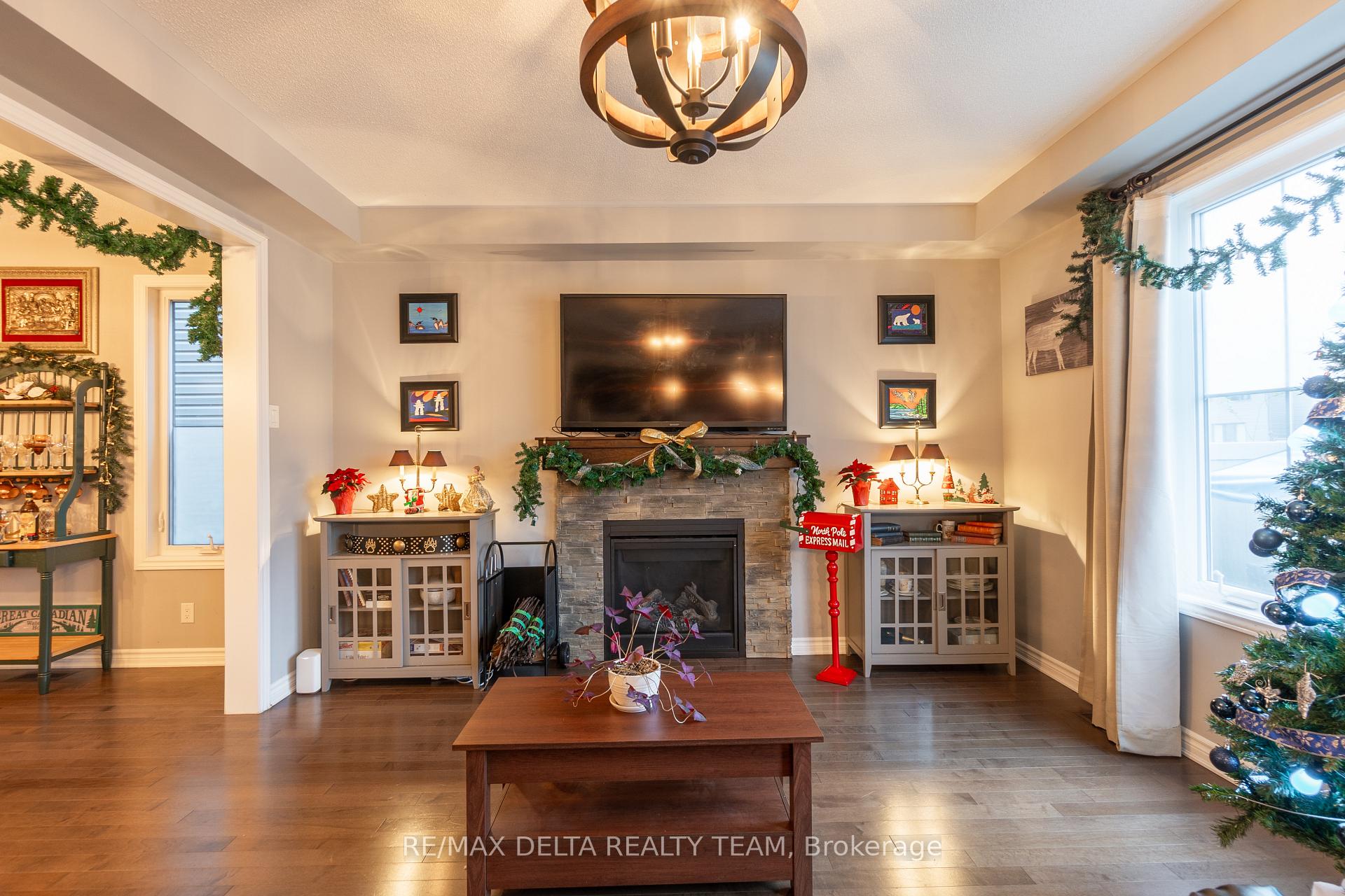 Photo 12 of 132 Bartonia Circle, Ottawa, Avalon West — HOMEH