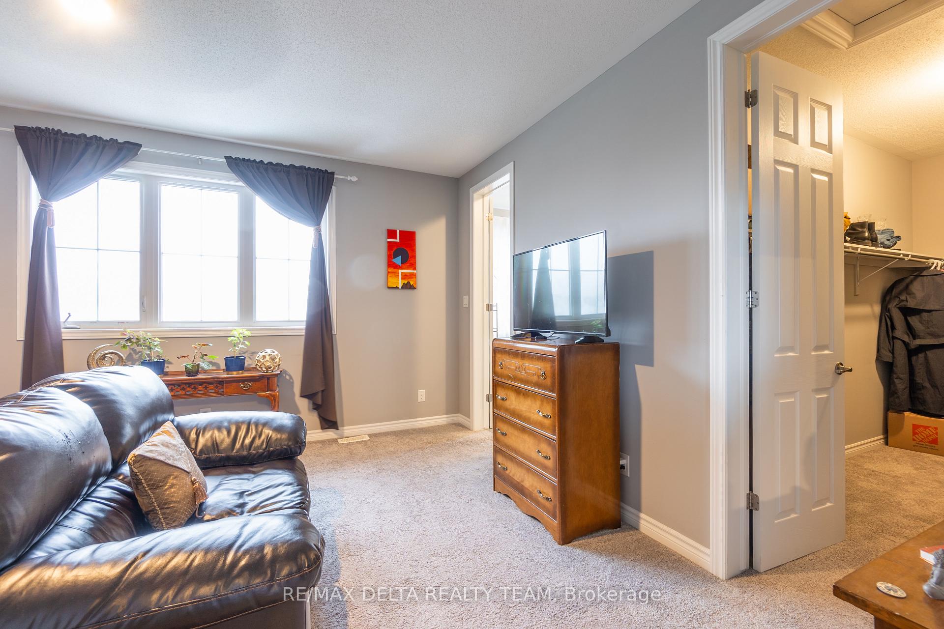 Photo 30 of 132 Bartonia Circle, Ottawa, Avalon West — HOMEH