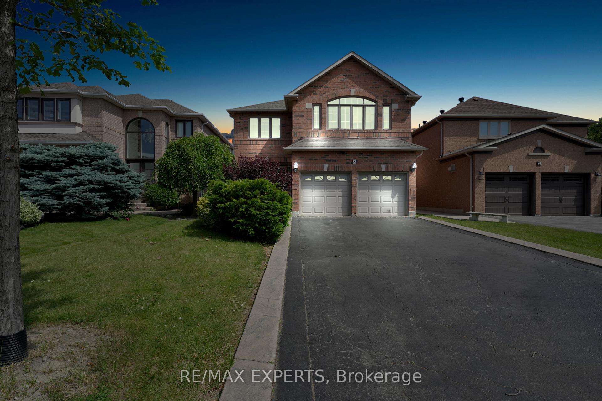 Front of 8 Pine Hollow Crescent