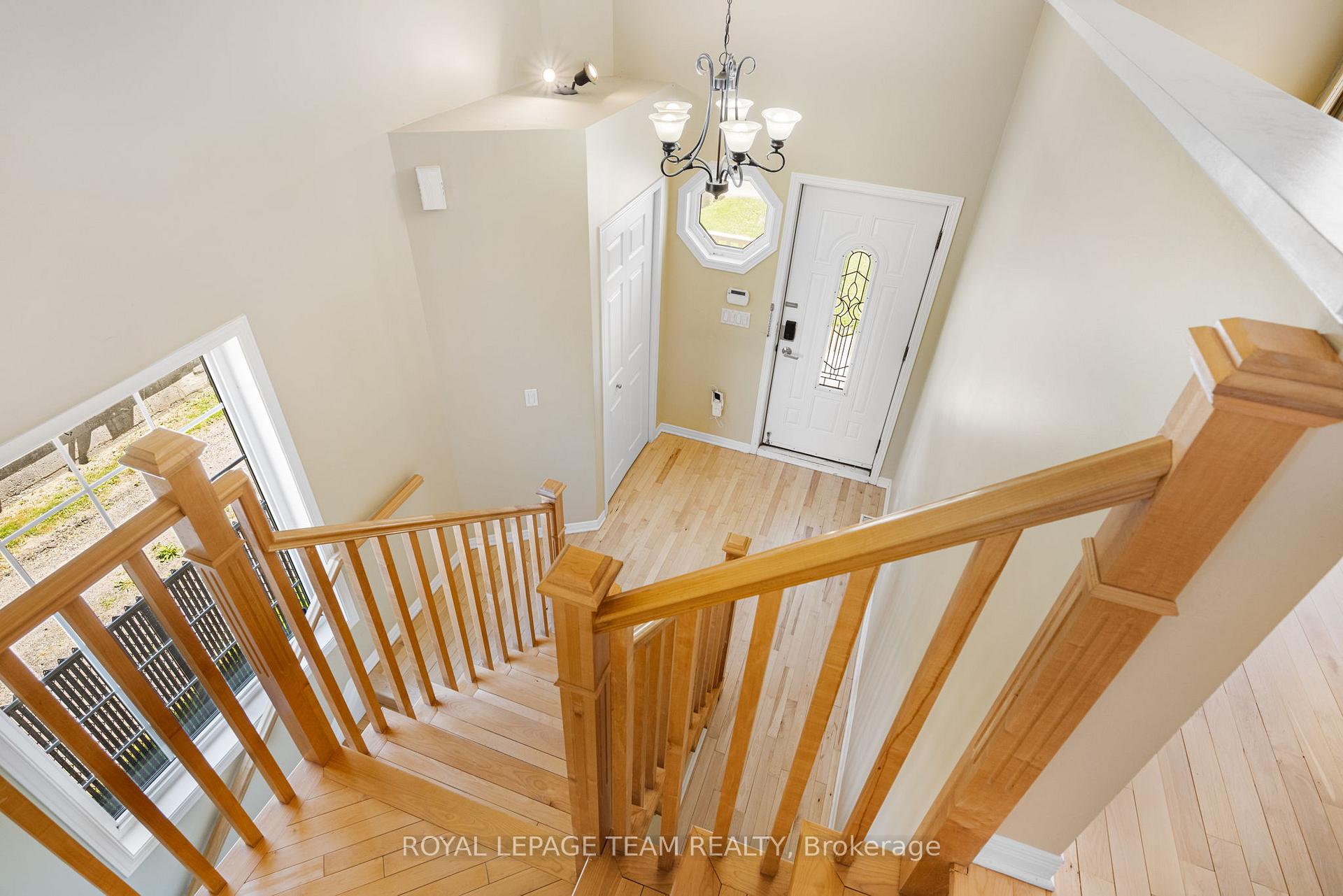 Photo 4 of 2911 Ahearn Avenue, Ottawa, Britannia — HOMEH