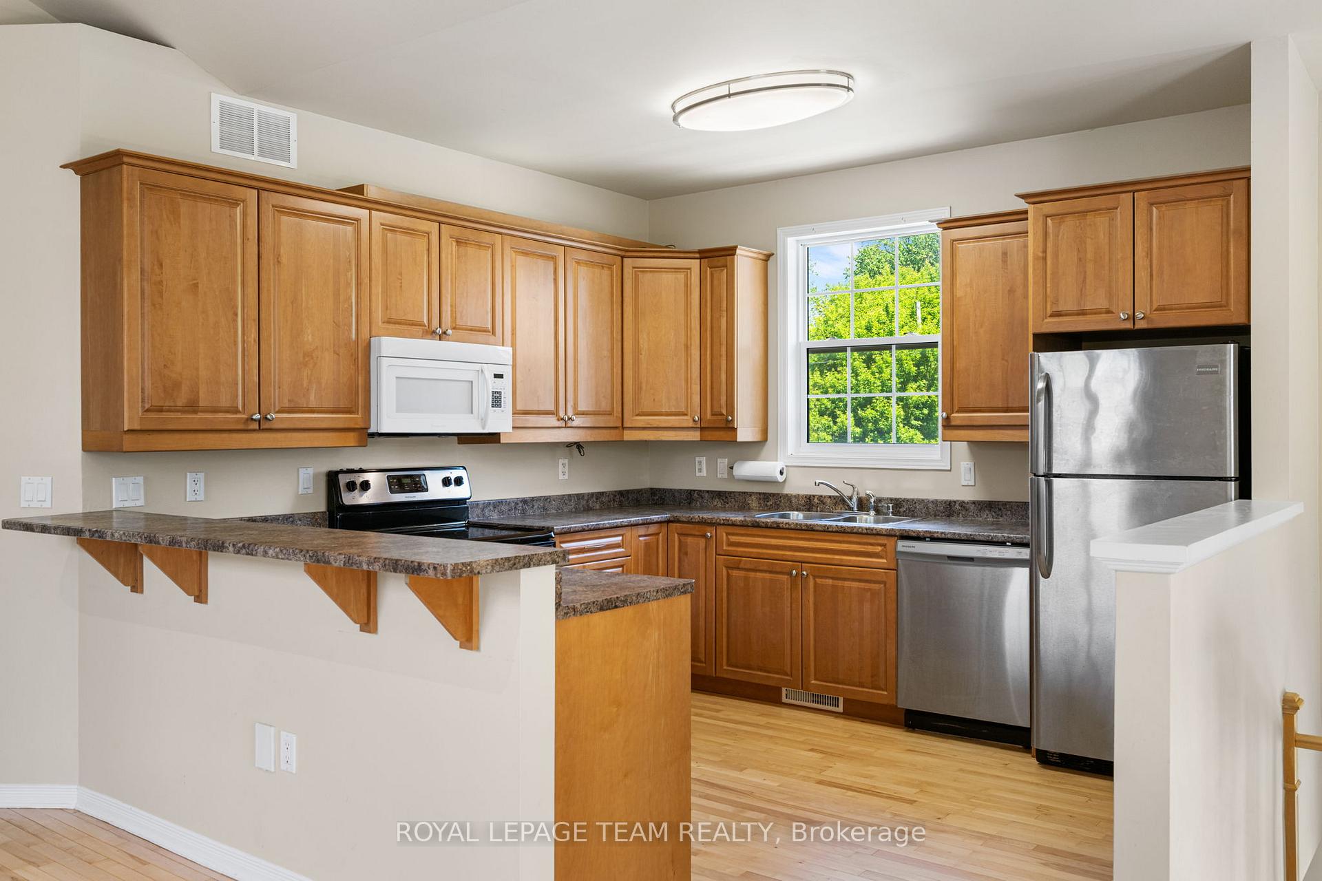 Photo 8 of 2911 Ahearn Avenue, Ottawa, Britannia — HOMEH