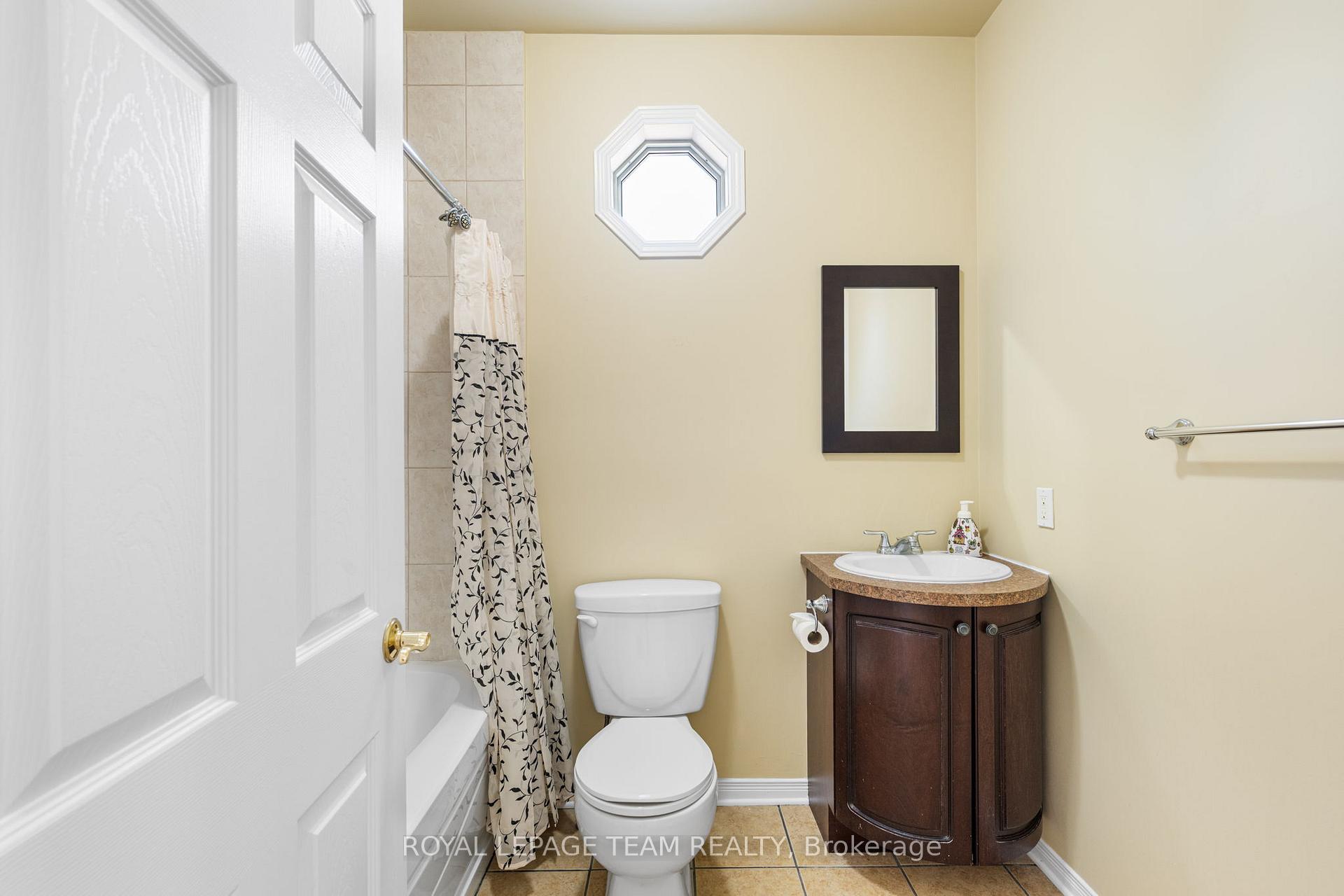 Photo 13 of 2911 Ahearn Avenue, Ottawa, Britannia — HOMEH