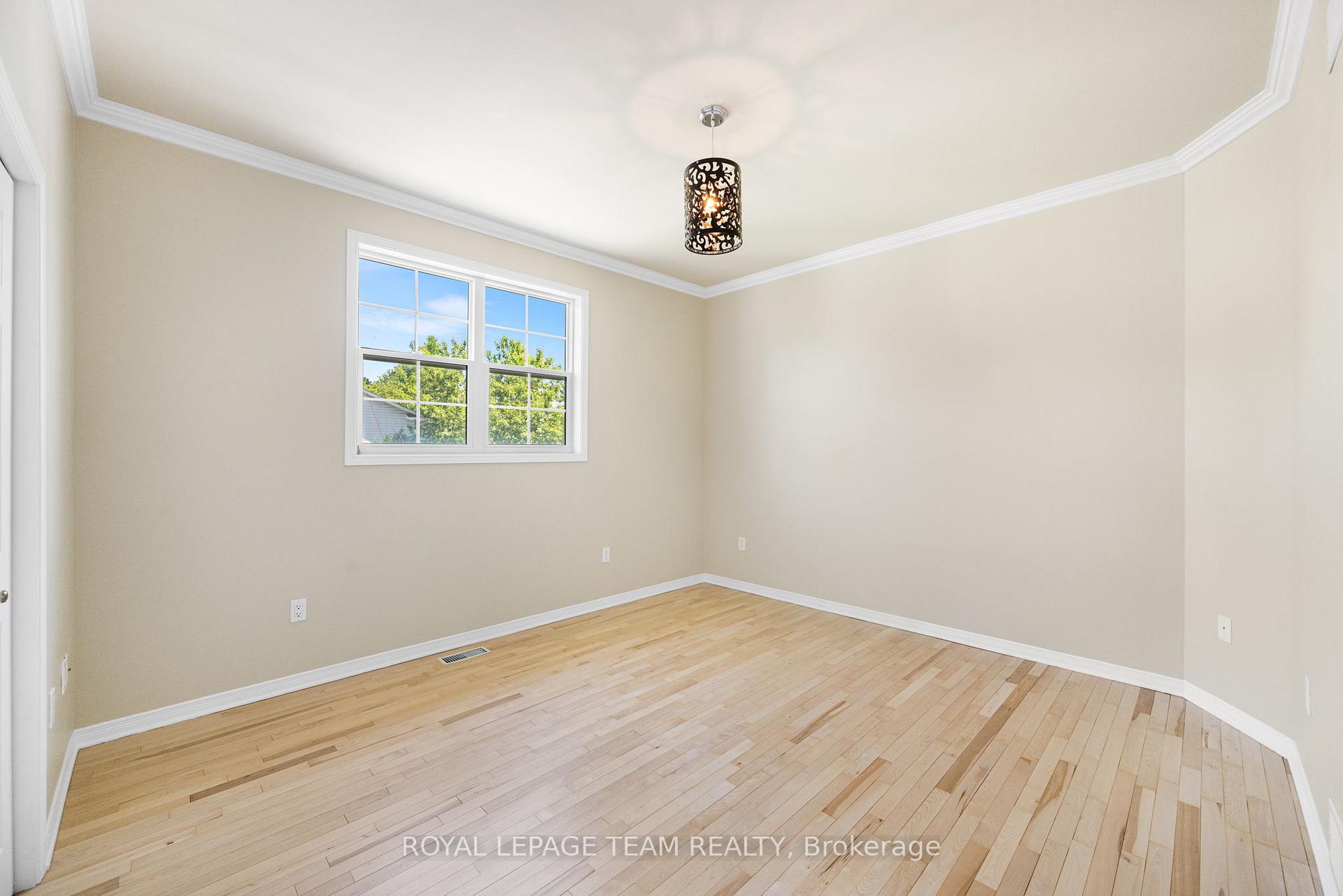 Photo 19 of 2911 Ahearn Avenue, Ottawa, Britannia — HOMEH