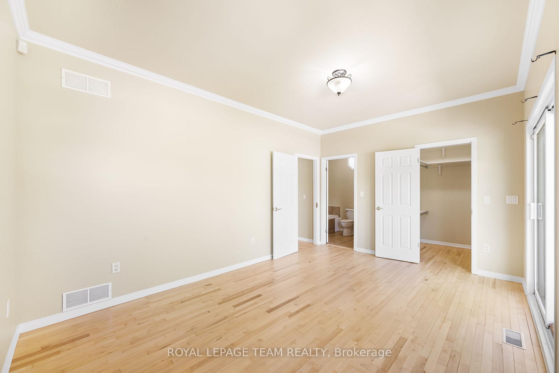 Photo 17 of 2911 Ahearn Avenue, Ottawa, Britannia — HOMEH