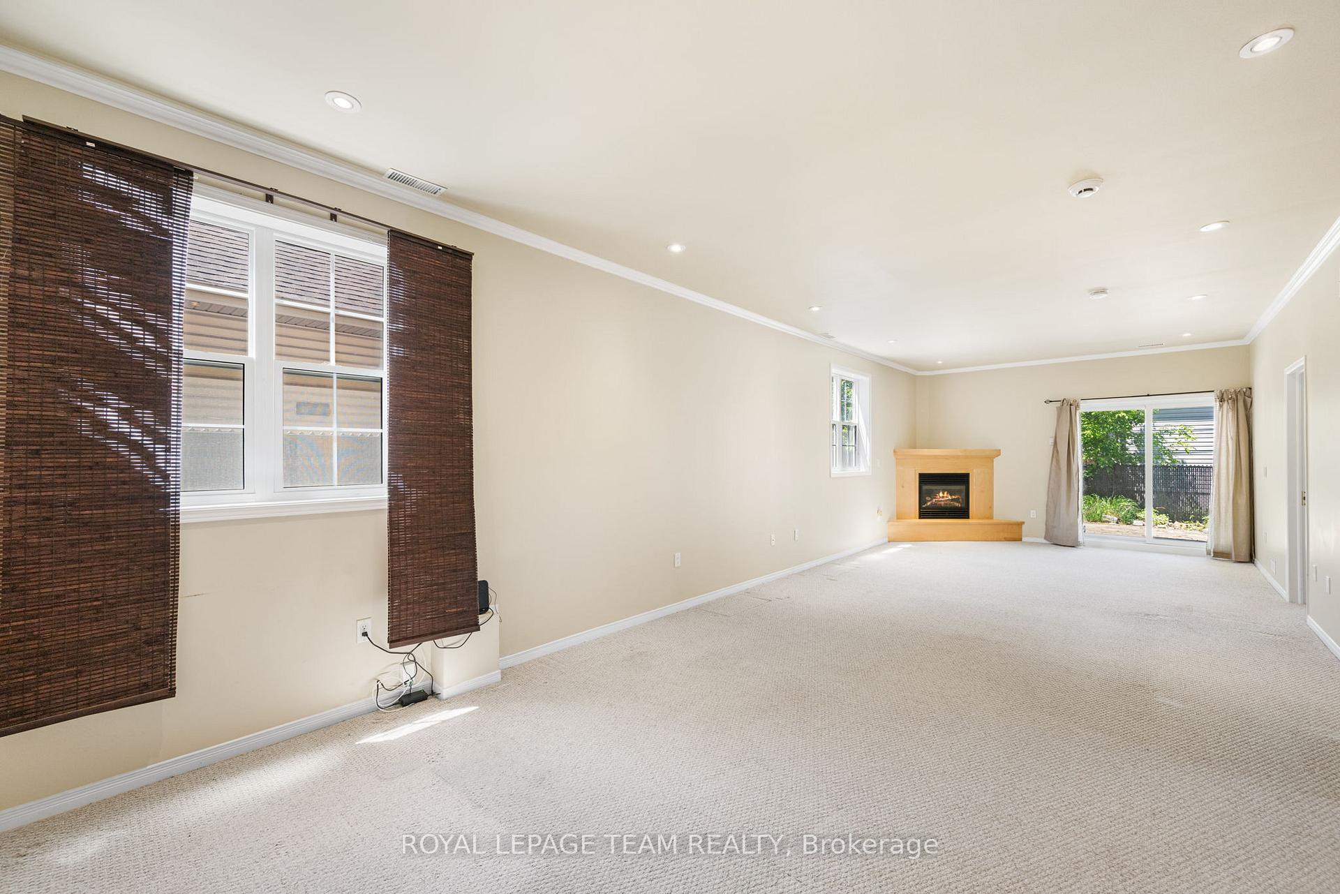 Photo 24 of 2911 Ahearn Avenue, Ottawa, Britannia — HOMEH