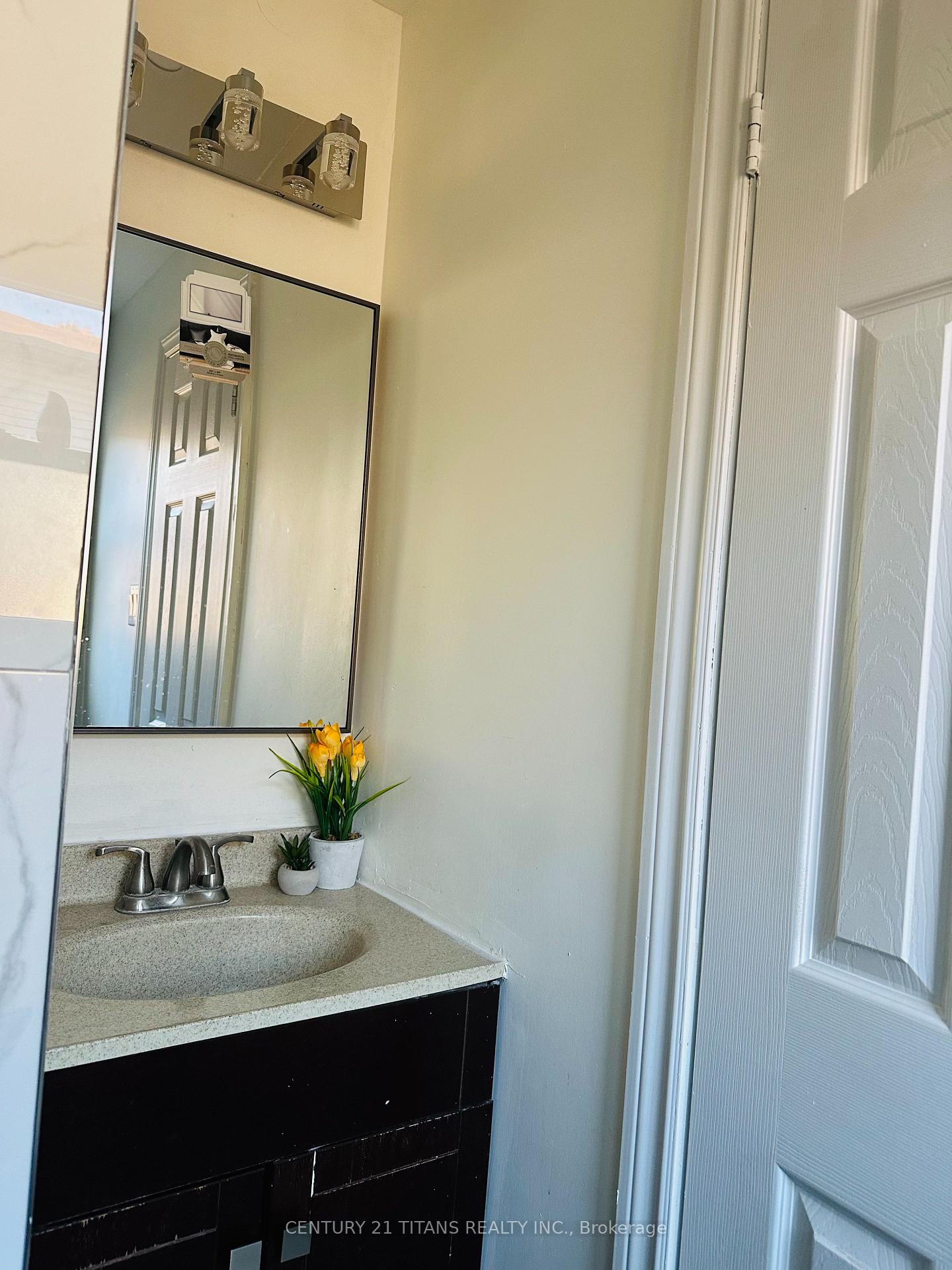 Photo 16 of 840 Hillcrest Road, Pickering, West Shore — HOMEH