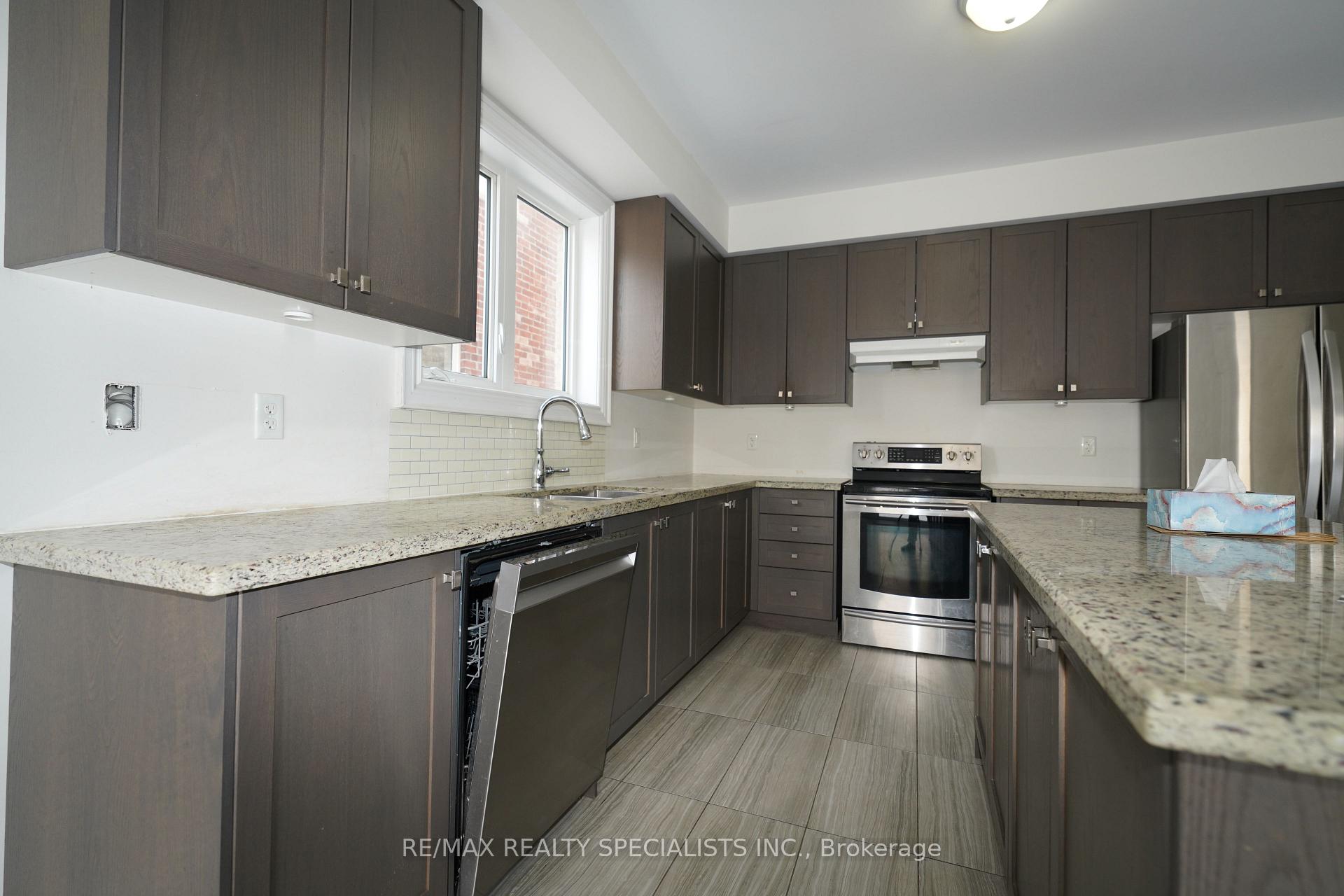 Photo 14 of 955 Wrenwood Drive, Oshawa, Taunton — HOMEH