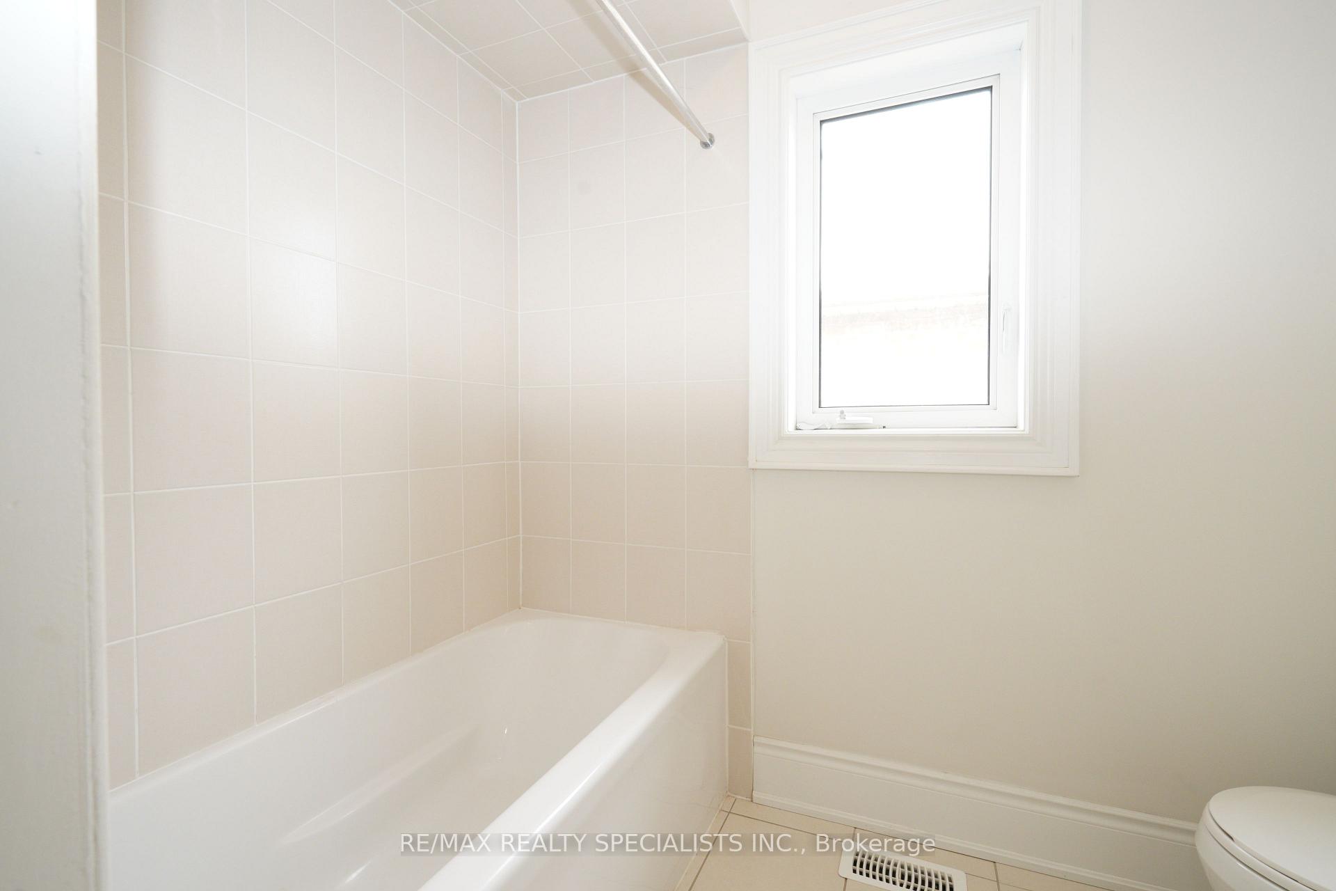 Photo 33 of 955 Wrenwood Drive, Oshawa, Taunton — HOMEH