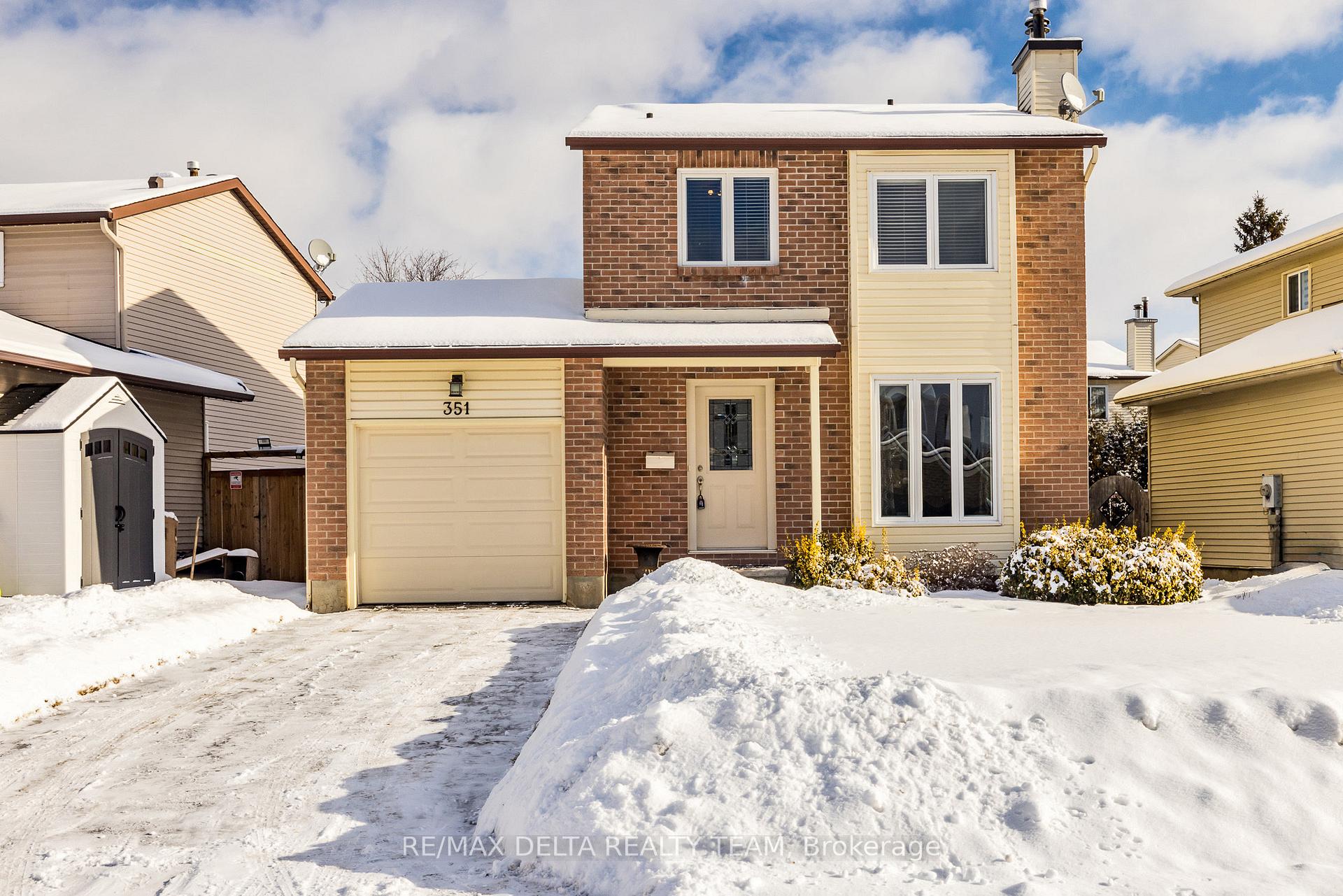Photo 1 of 351 Cottonwood Crescent, Ottawa, Queenswood Heights South — HOMEH