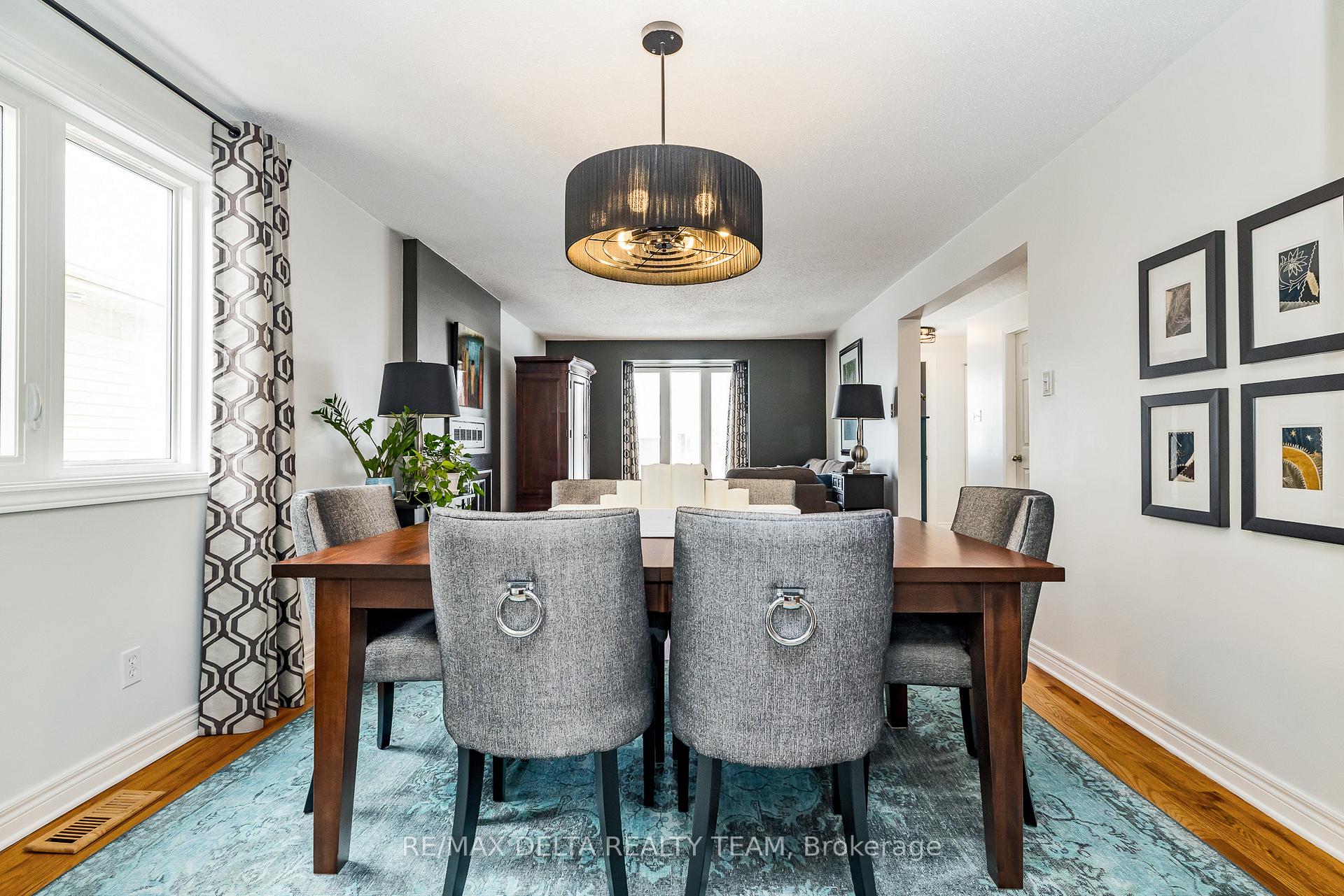 Photo 4 of 351 Cottonwood Crescent, Ottawa, Queenswood Heights South — HOMEH