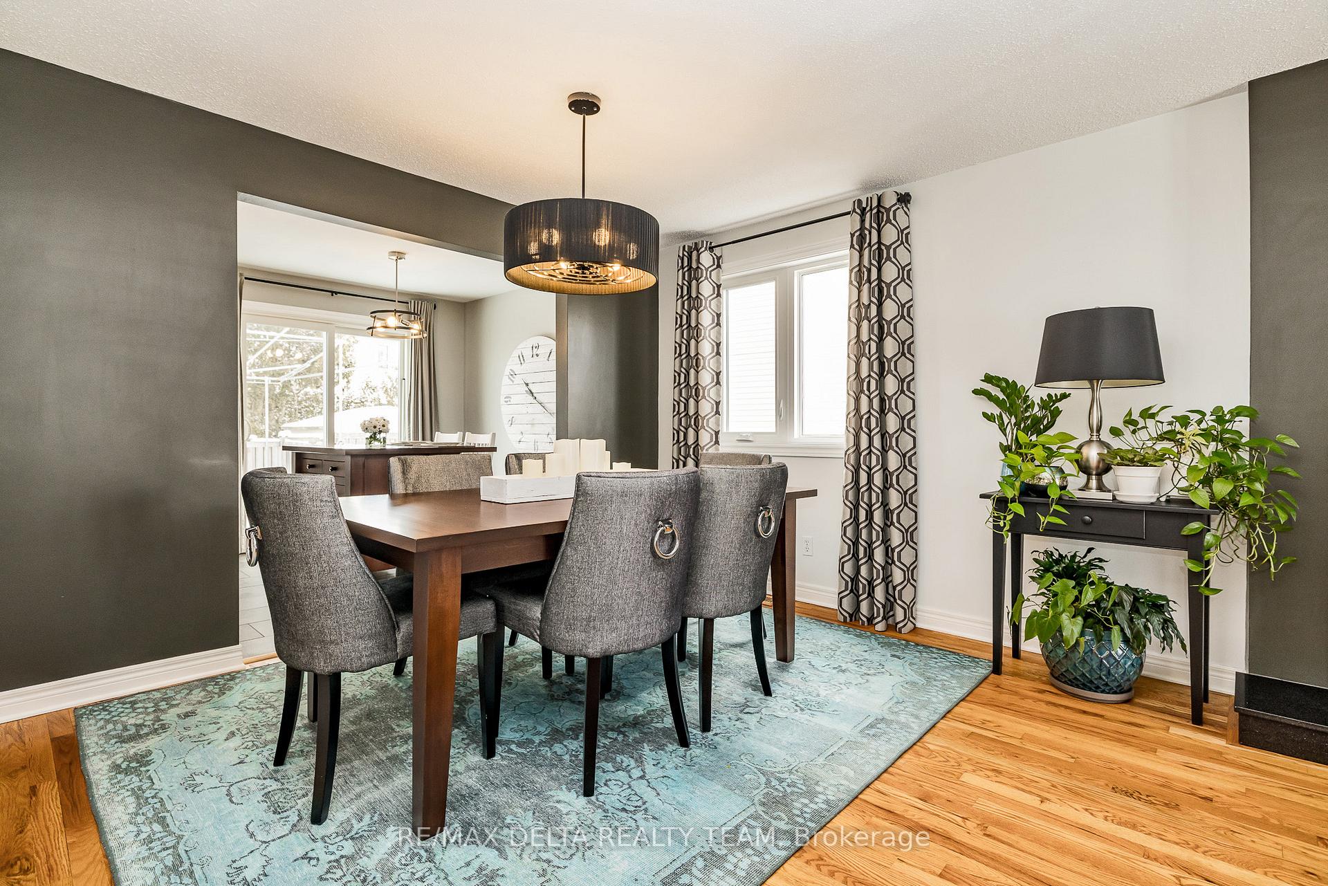 Photo 5 of 351 Cottonwood Crescent, Ottawa, Queenswood Heights South — HOMEH