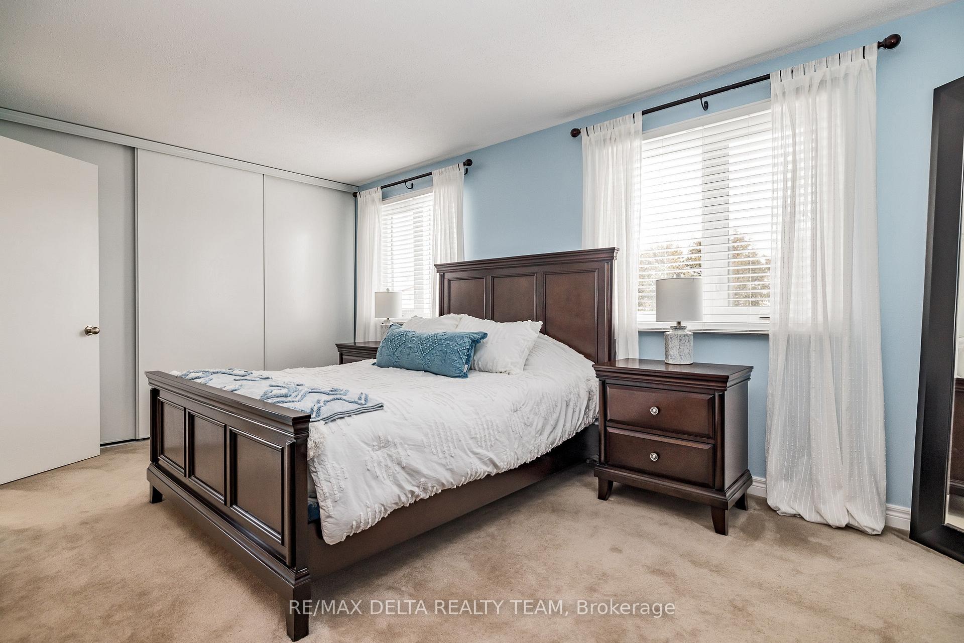Photo 15 of 351 Cottonwood Crescent, Ottawa, Queenswood Heights South — HOMEH