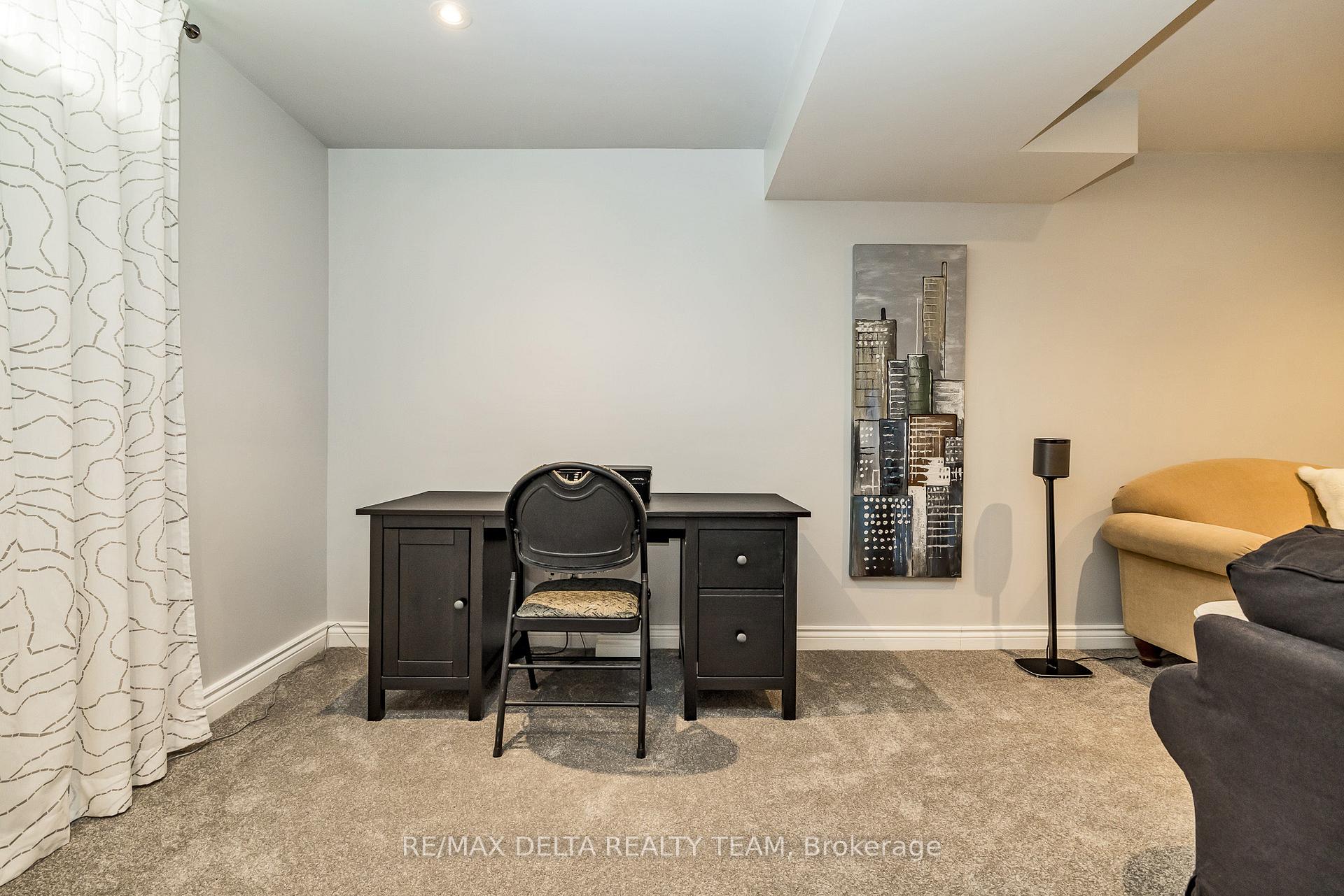 Photo 27 of 351 Cottonwood Crescent, Ottawa, Queenswood Heights South — HOMEH
