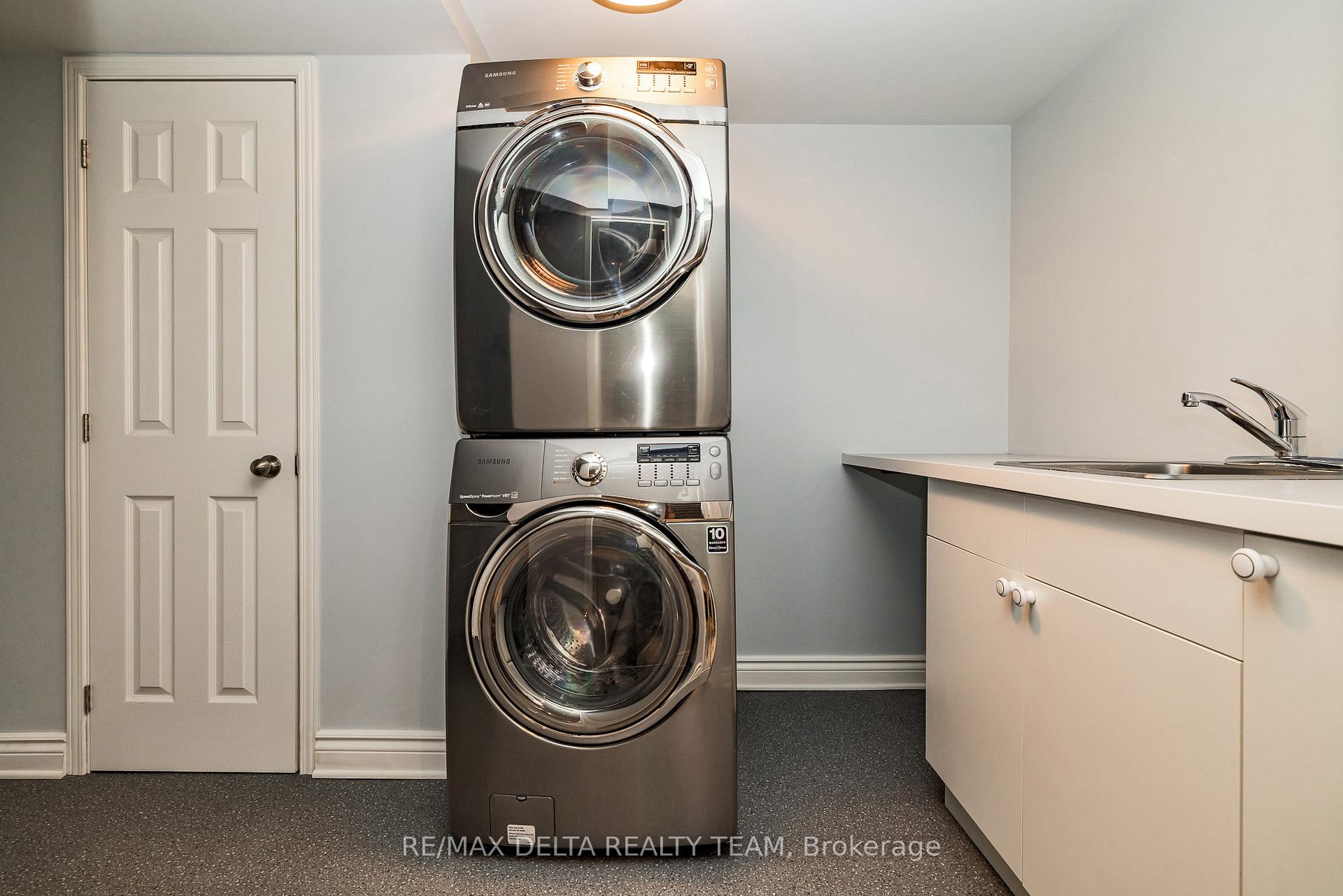 Photo 28 of 351 Cottonwood Crescent, Ottawa, Queenswood Heights South — HOMEH
