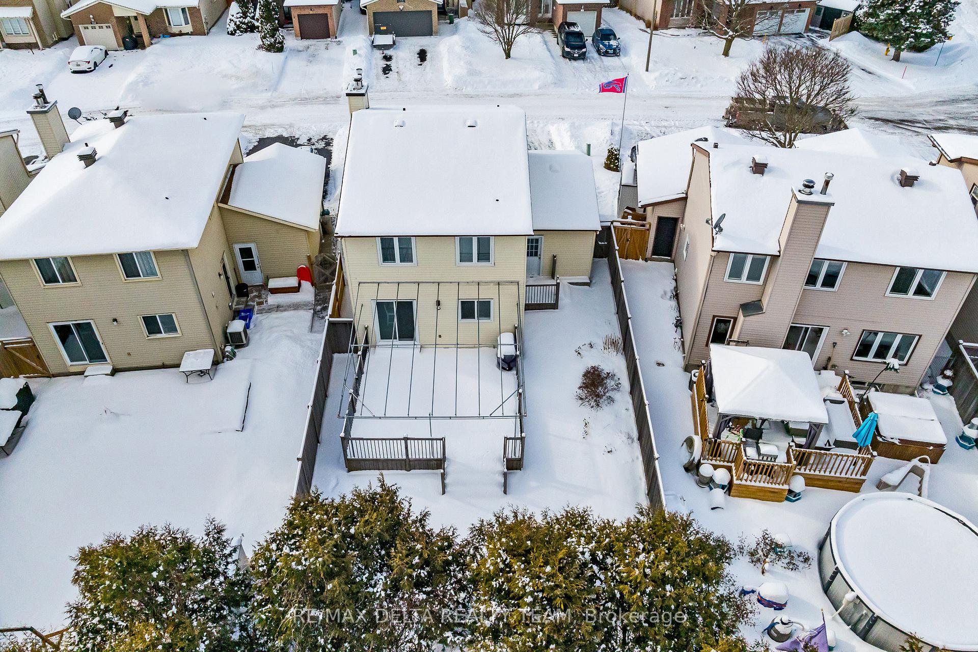 Photo 44 of 351 Cottonwood Crescent, Ottawa, Queenswood Heights South — HOMEH