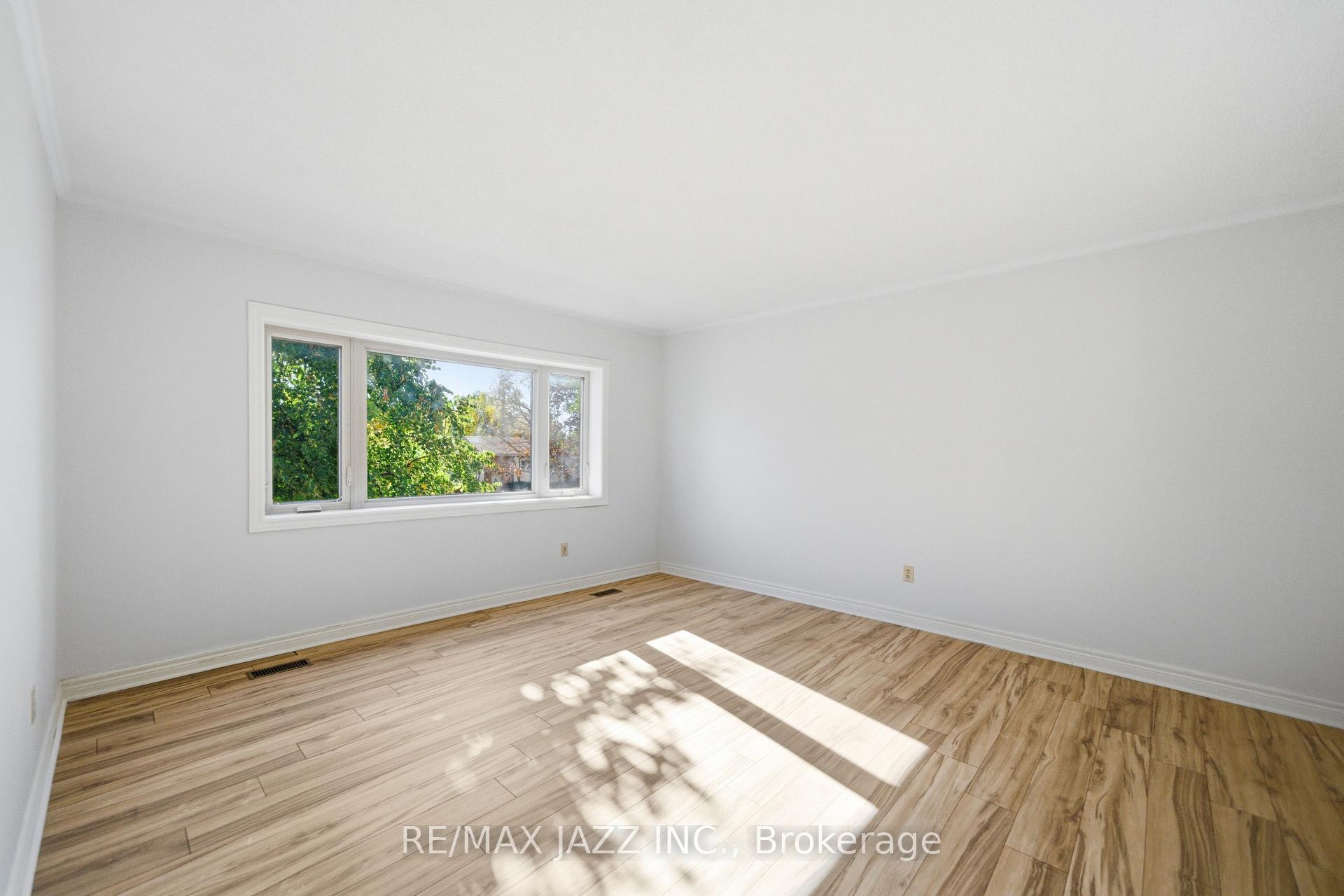 Photo 5 of 1708 Redwood Drive, Peterborough, Monaghan Ward 2 — HOMEH