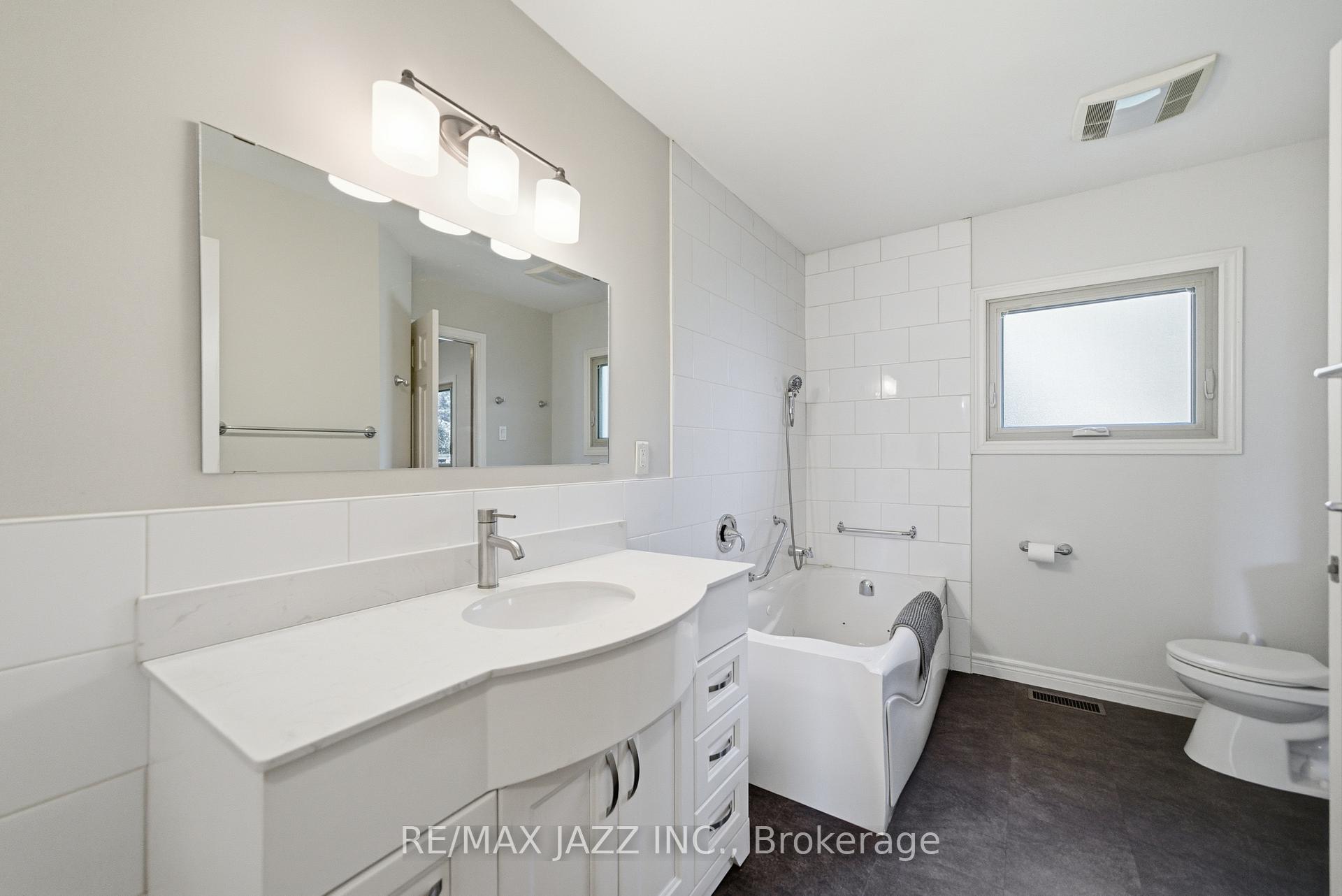 Photo 18 of 1708 Redwood Drive, Peterborough, Monaghan Ward 2 — HOMEH
