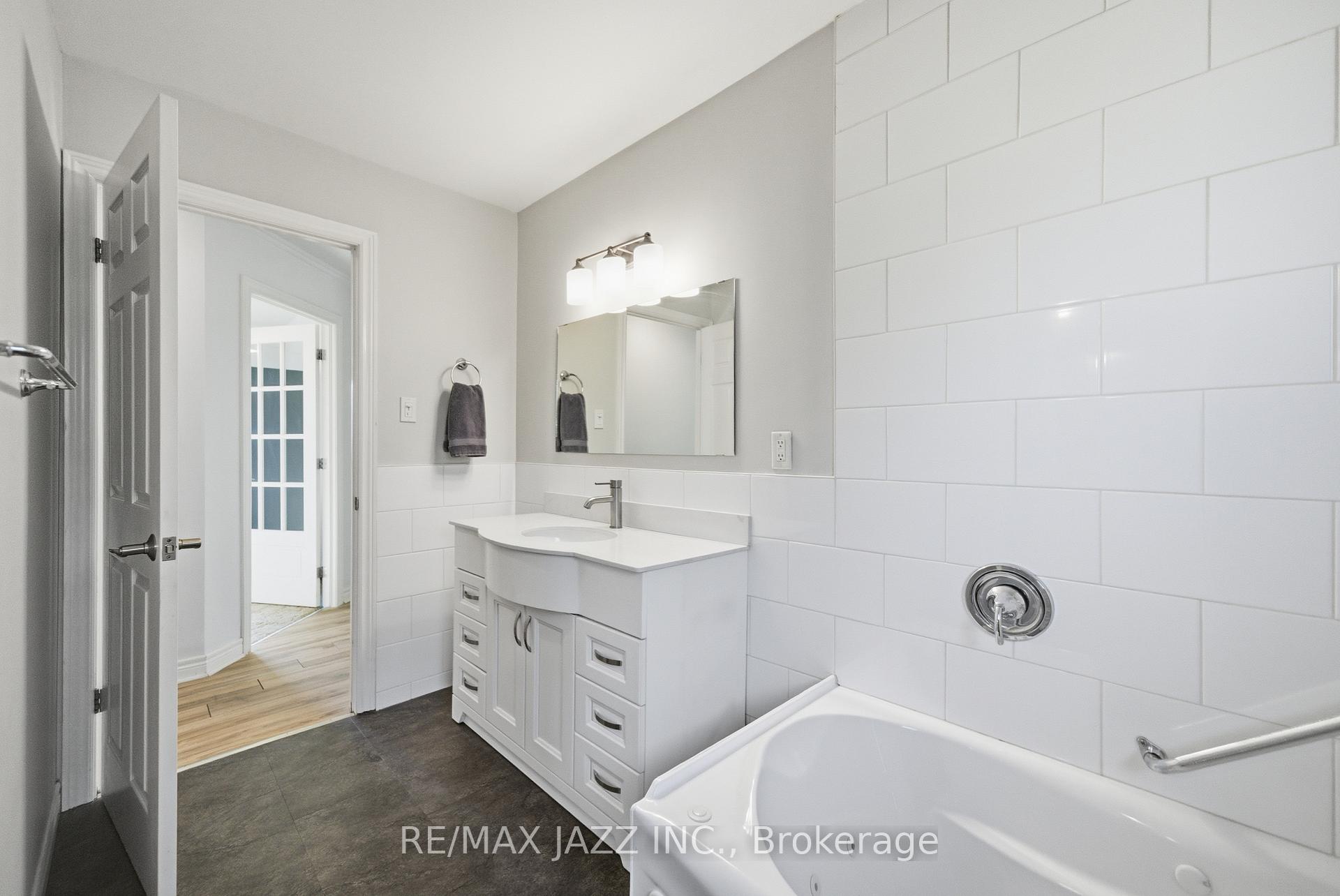 Photo 19 of 1708 Redwood Drive, Peterborough, Monaghan Ward 2 — HOMEH