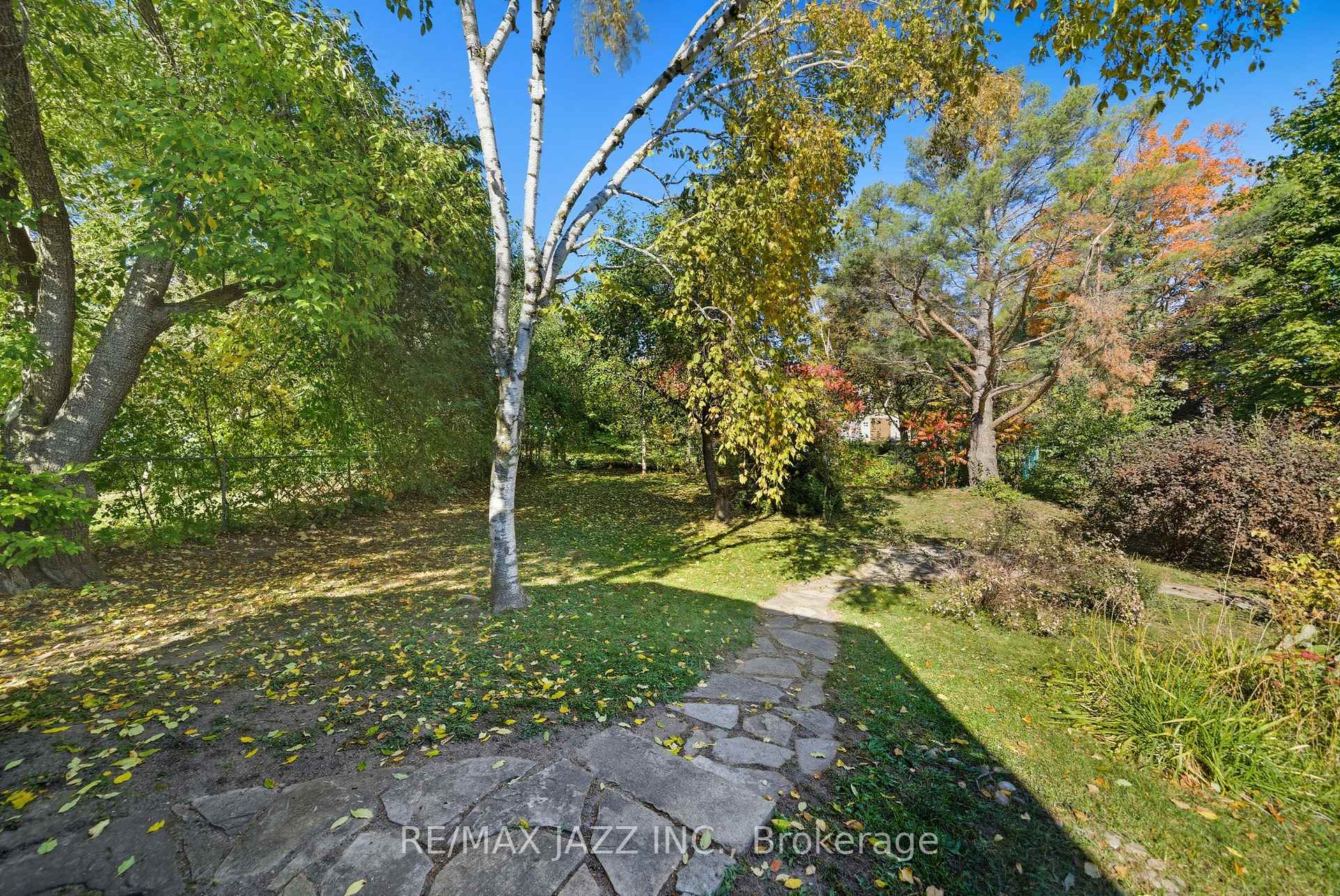 Photo 32 of 1708 Redwood Drive, Peterborough, Monaghan Ward 2 — HOMEH