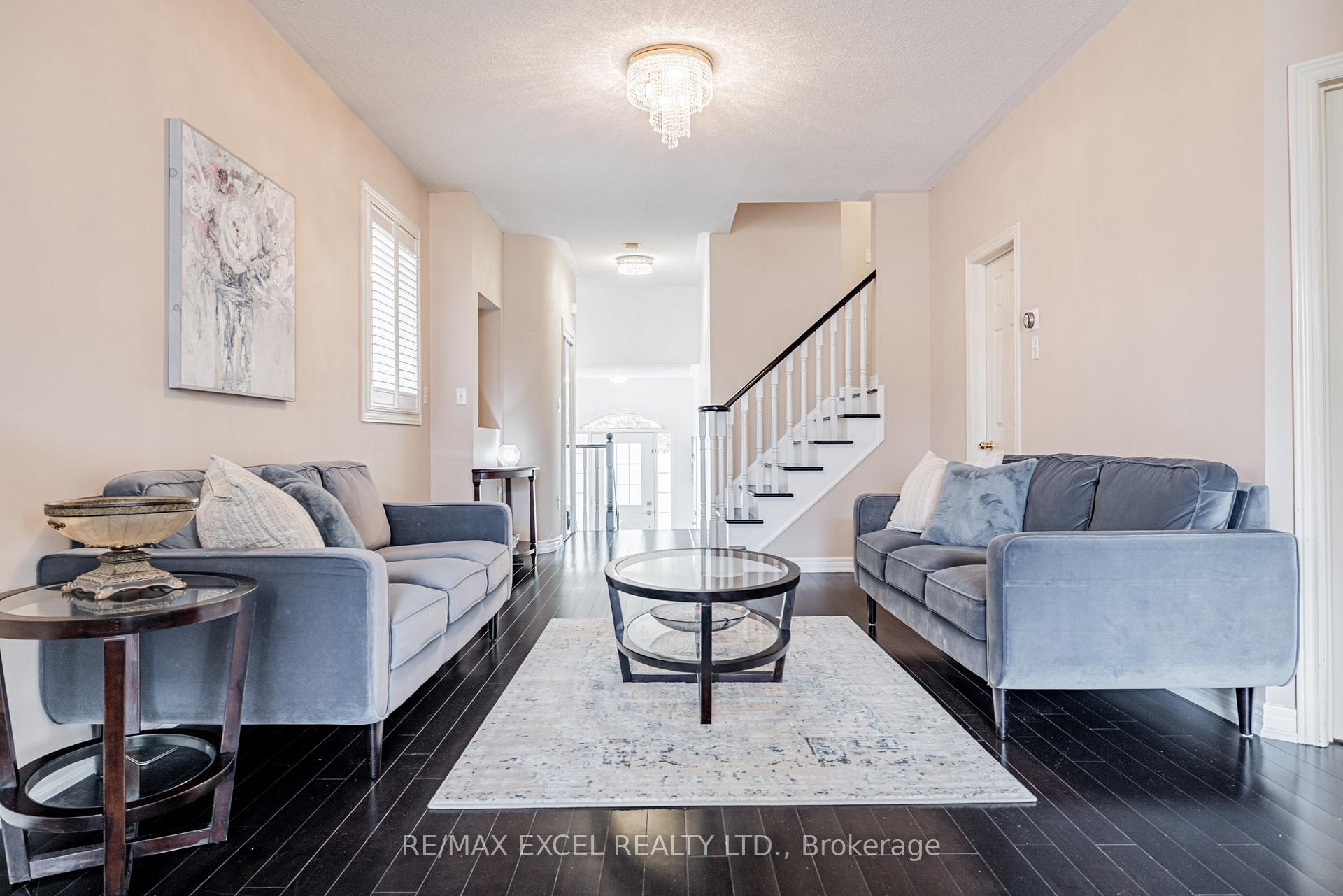 Photo 6 of 46 Guery Crescent, Vaughan, East Woodbridge — HOMEH