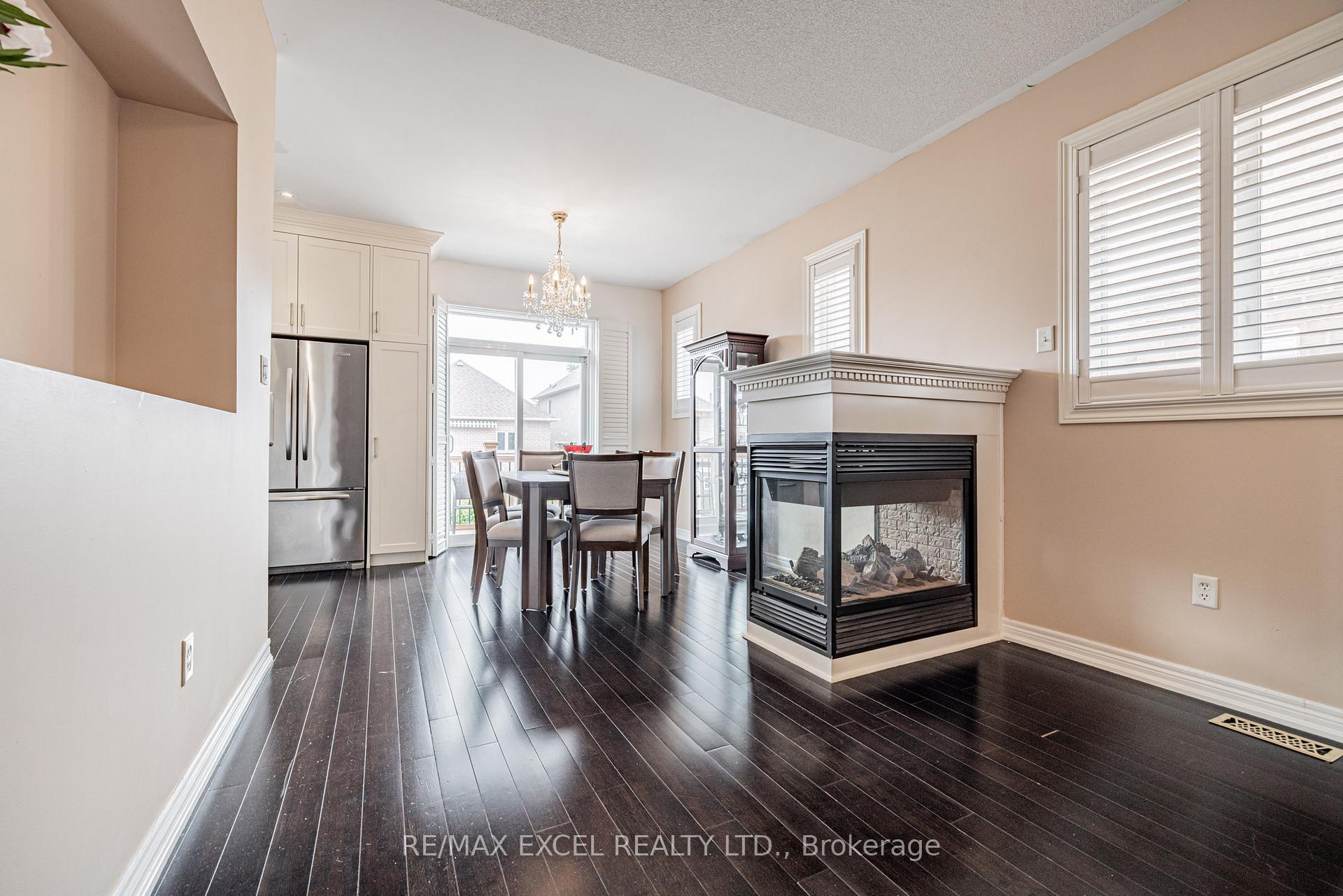 Photo 7 of 46 Guery Crescent, Vaughan, East Woodbridge — HOMEH