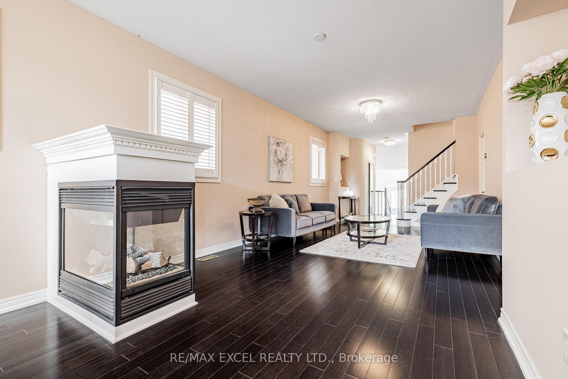 Photo 8 of 46 Guery Crescent, Vaughan, East Woodbridge — HOMEH