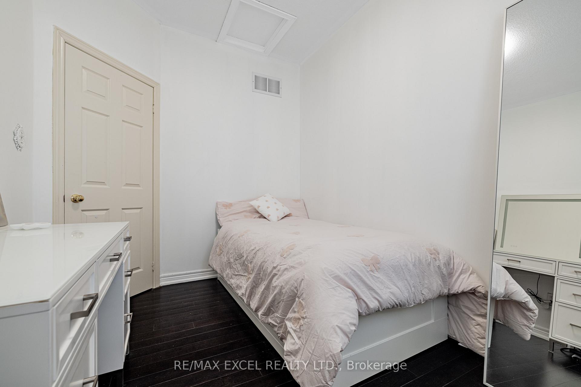 Photo 13 of 46 Guery Crescent, Vaughan, East Woodbridge — HOMEH