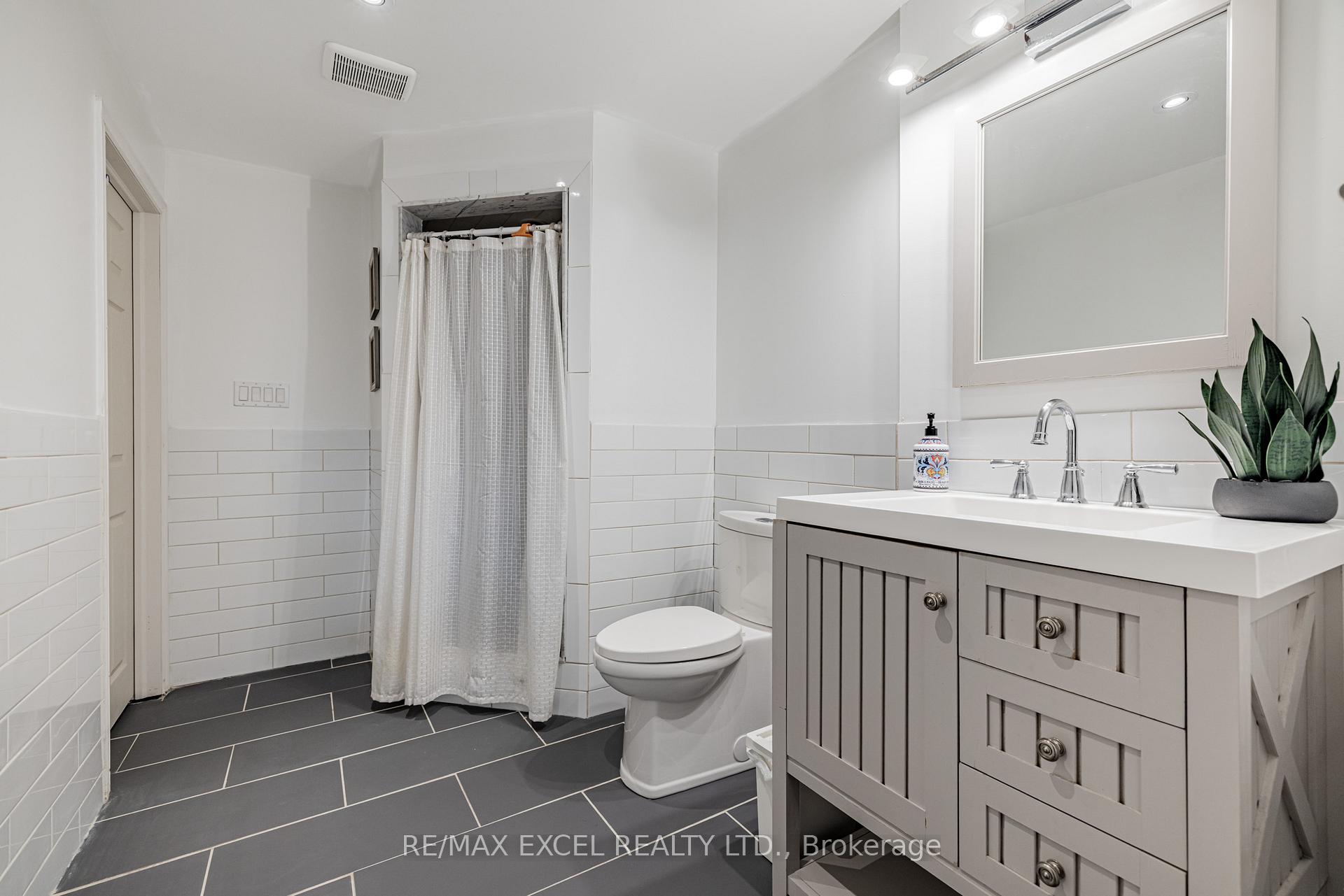 Photo 25 of 46 Guery Crescent, Vaughan, East Woodbridge — HOMEH