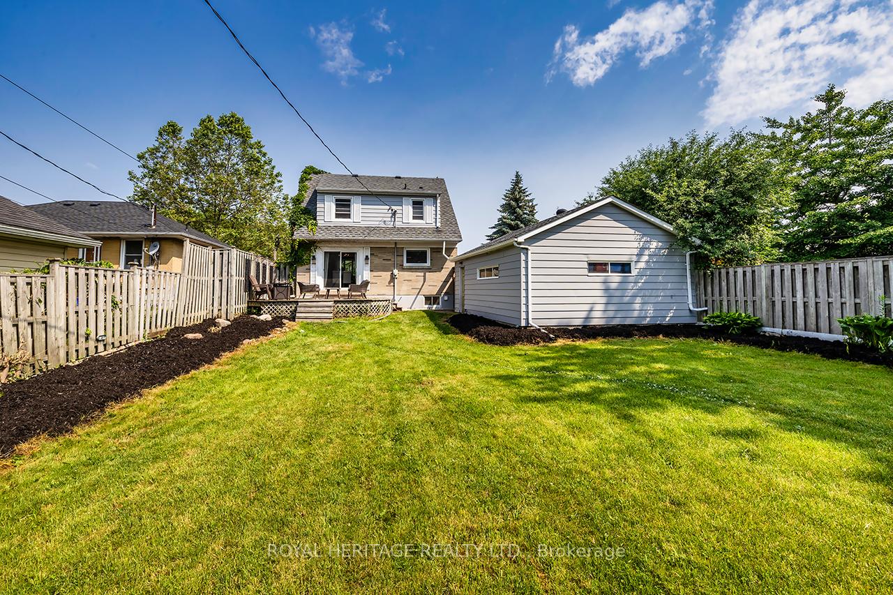 Photo 19 of 8 Forest Road, Ajax, South East — HOMEH