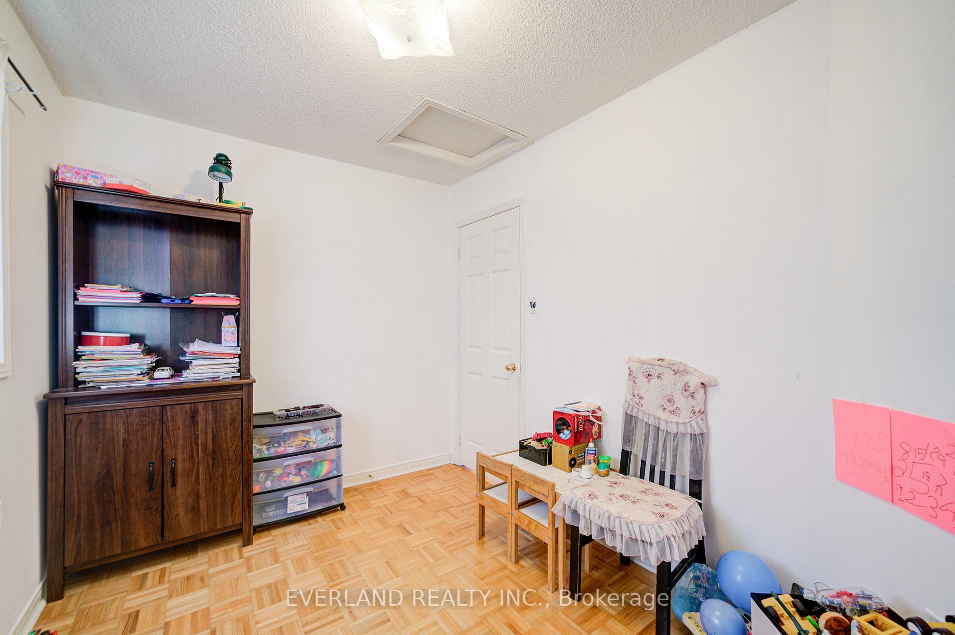 Photo 29 of 43 Kayla Crescent, Vaughan, Maple — HOMEH