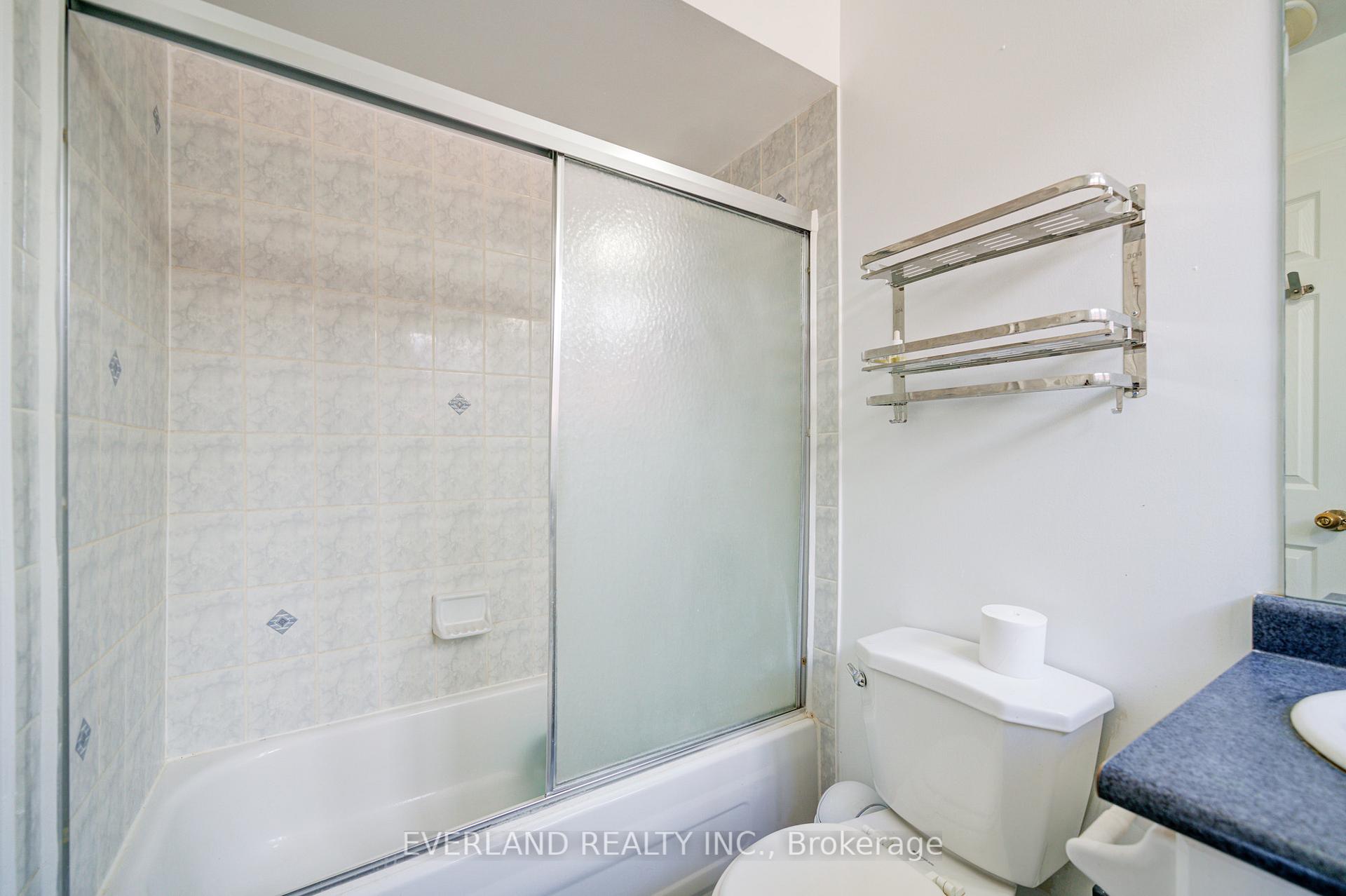 Photo 32 of 43 Kayla Crescent, Vaughan, Maple — HOMEH