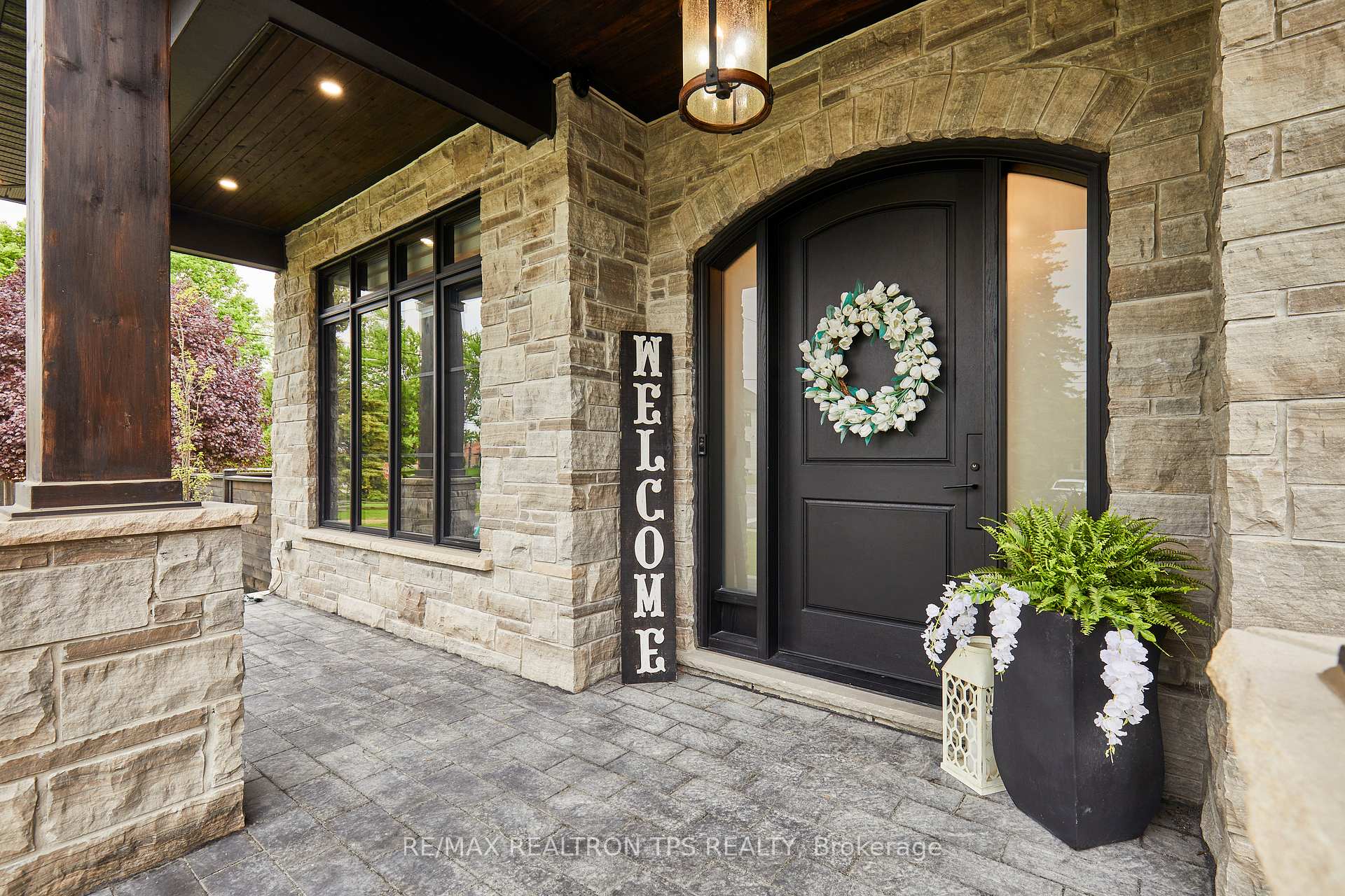 Photo 3 of 35 Heber Down Crescent, Whitby, Brooklin — HOMEH