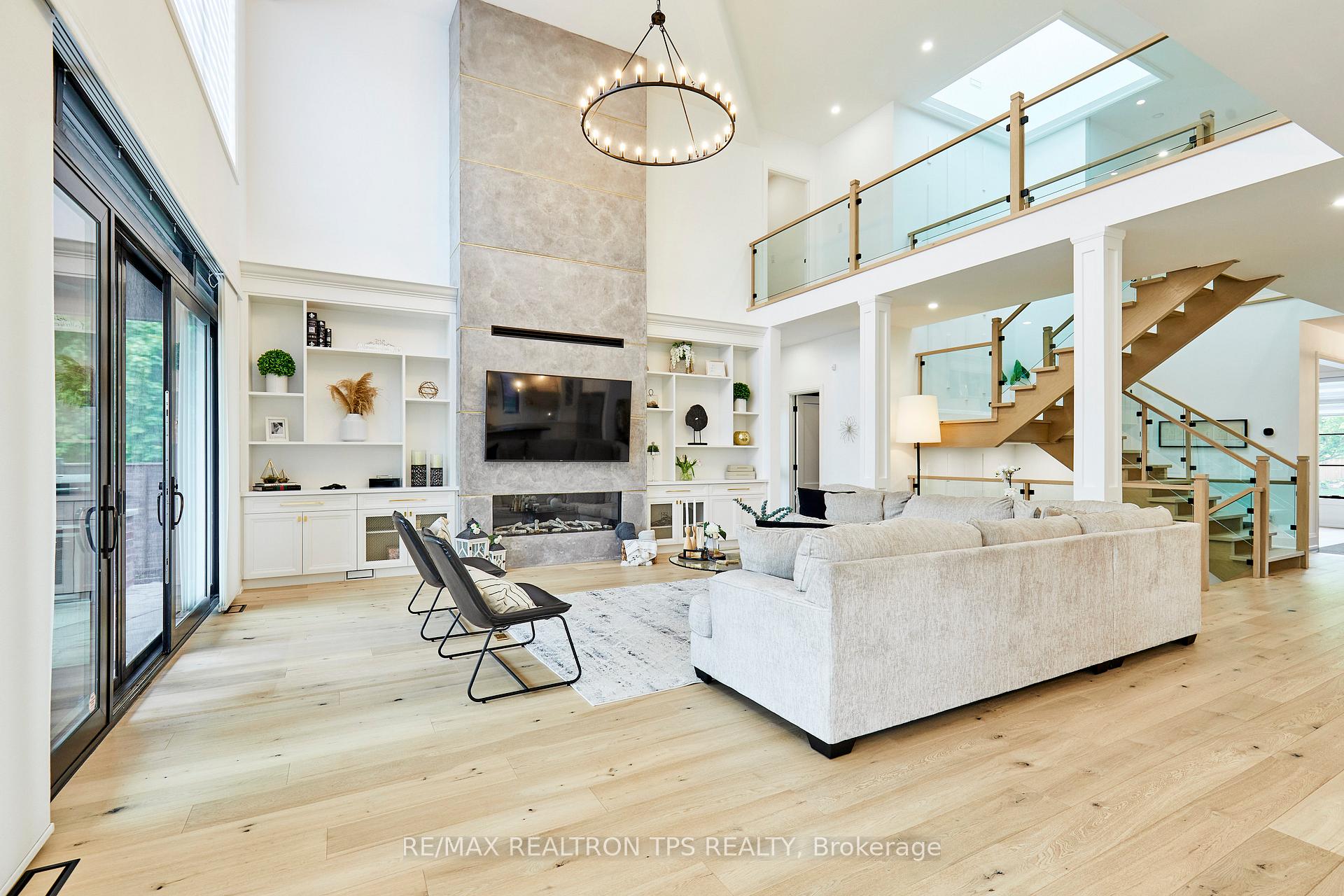 Photo 4 of 35 Heber Down Crescent, Whitby, Brooklin — HOMEH
