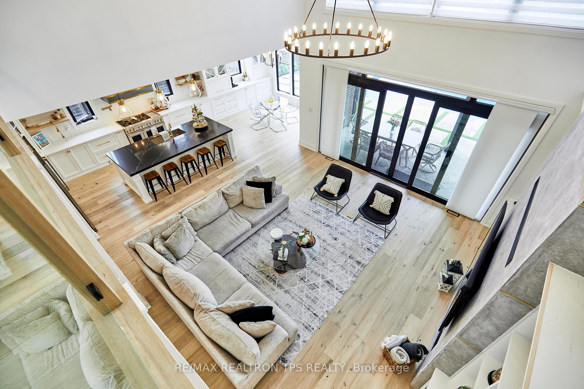 Photo 10 of 35 Heber Down Crescent, Whitby, Brooklin — HOMEH