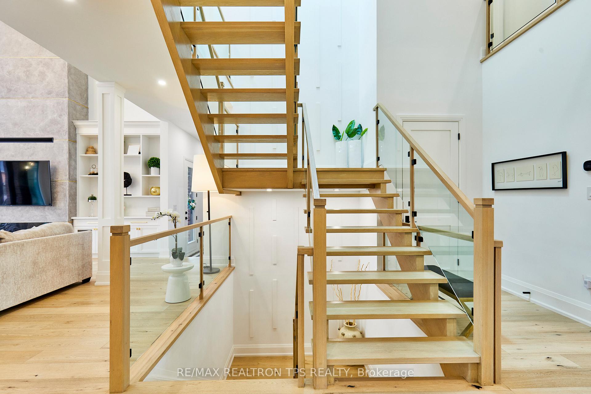 Photo 23 of 35 Heber Down Crescent, Whitby, Brooklin — HOMEH