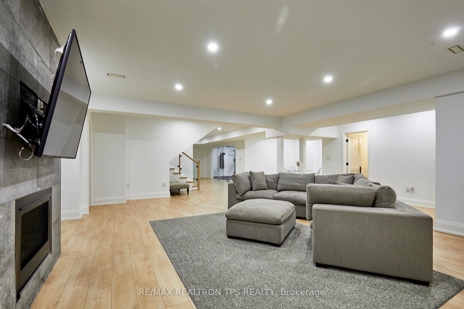 Photo 36 of 35 Heber Down Crescent, Whitby, Brooklin — HOMEH