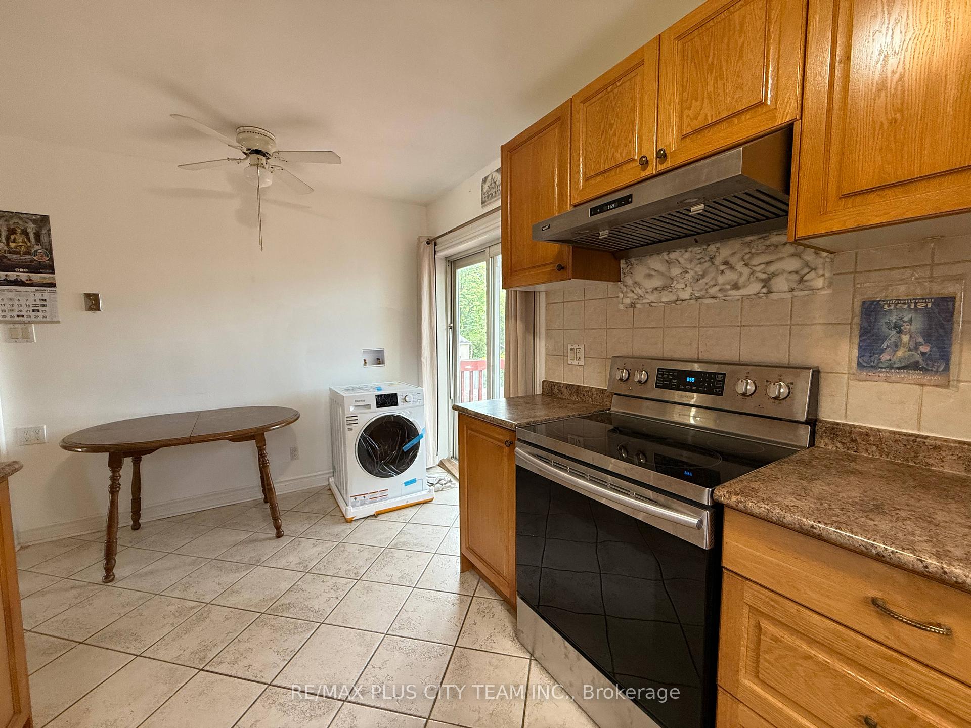 Photo 7 of 33 Windsor Drive, Ajax, Central West — HOMEH