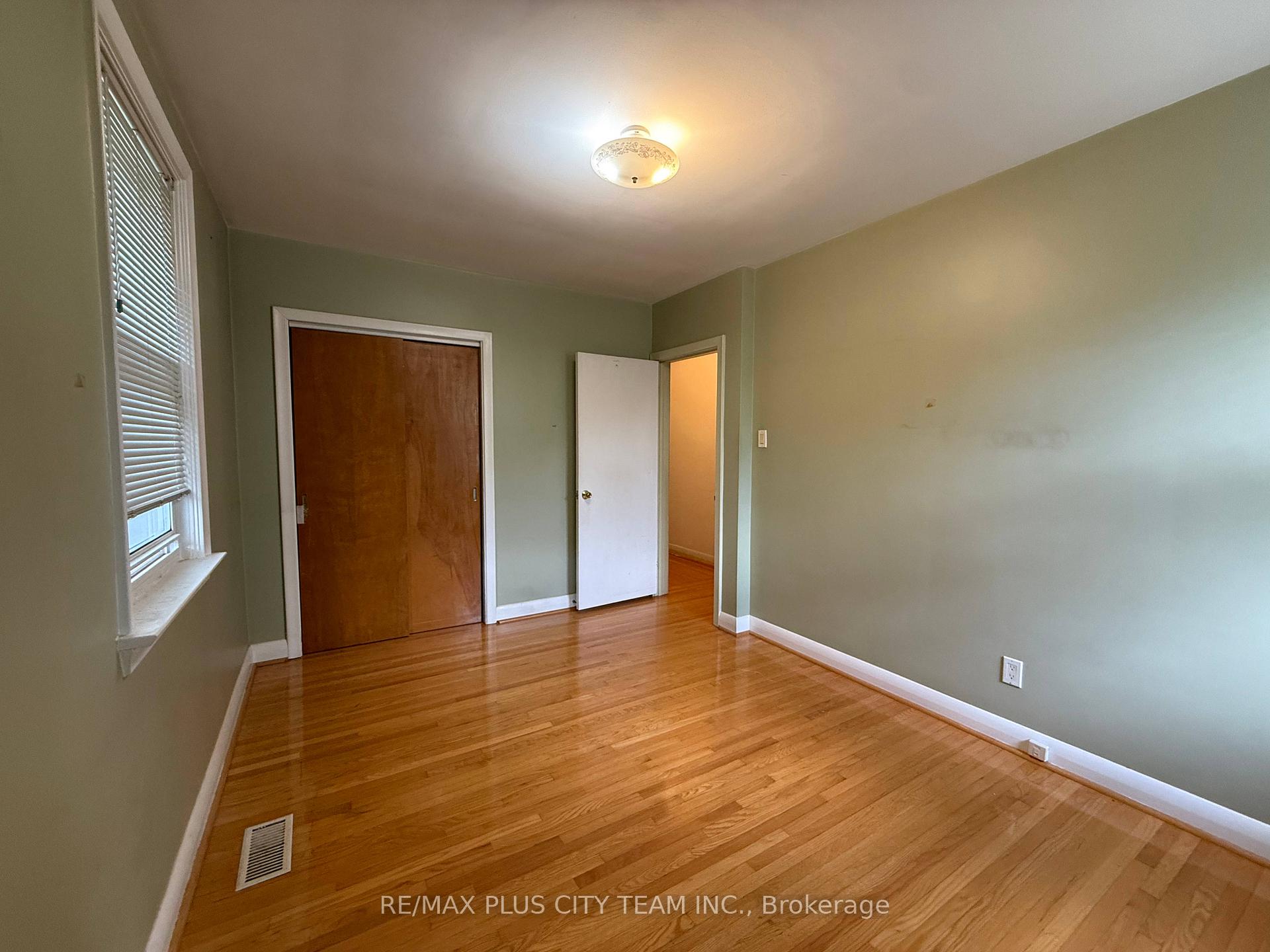 Photo 15 of 33 Windsor Drive, Ajax, Central West — HOMEH