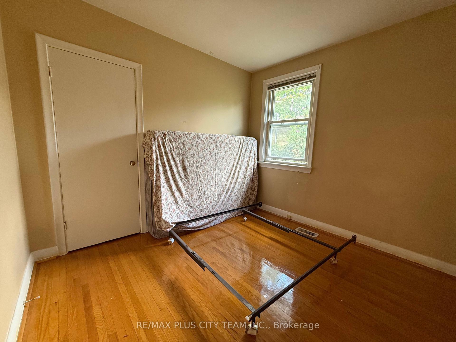 Photo 17 of 33 Windsor Drive, Ajax, Central West — HOMEH