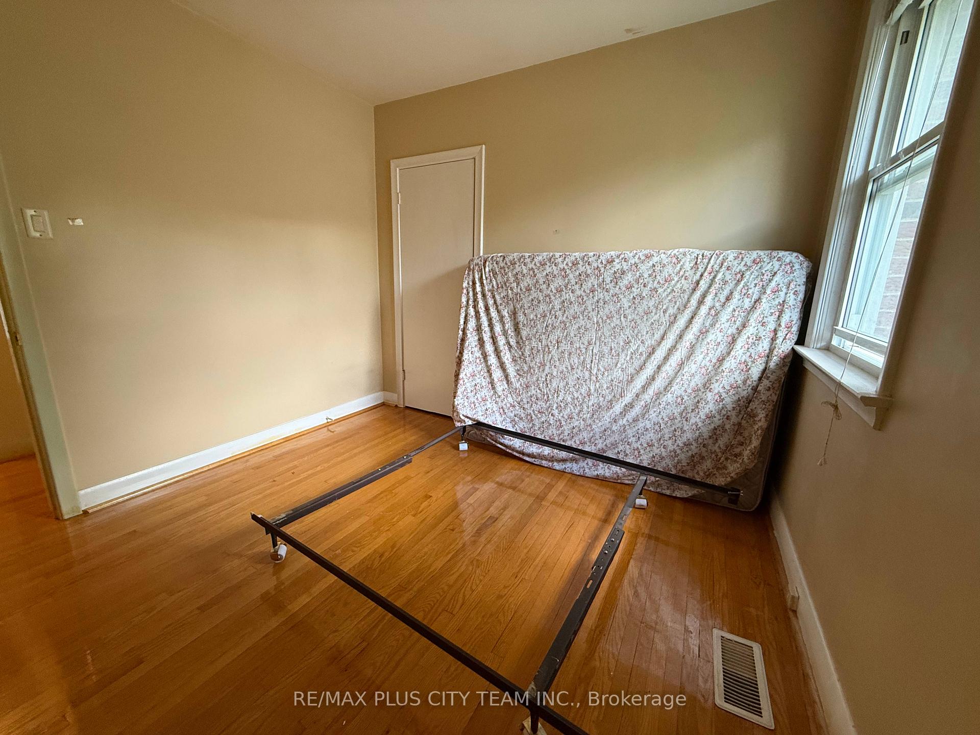 Photo 16 of 33 Windsor Drive, Ajax, Central West — HOMEH