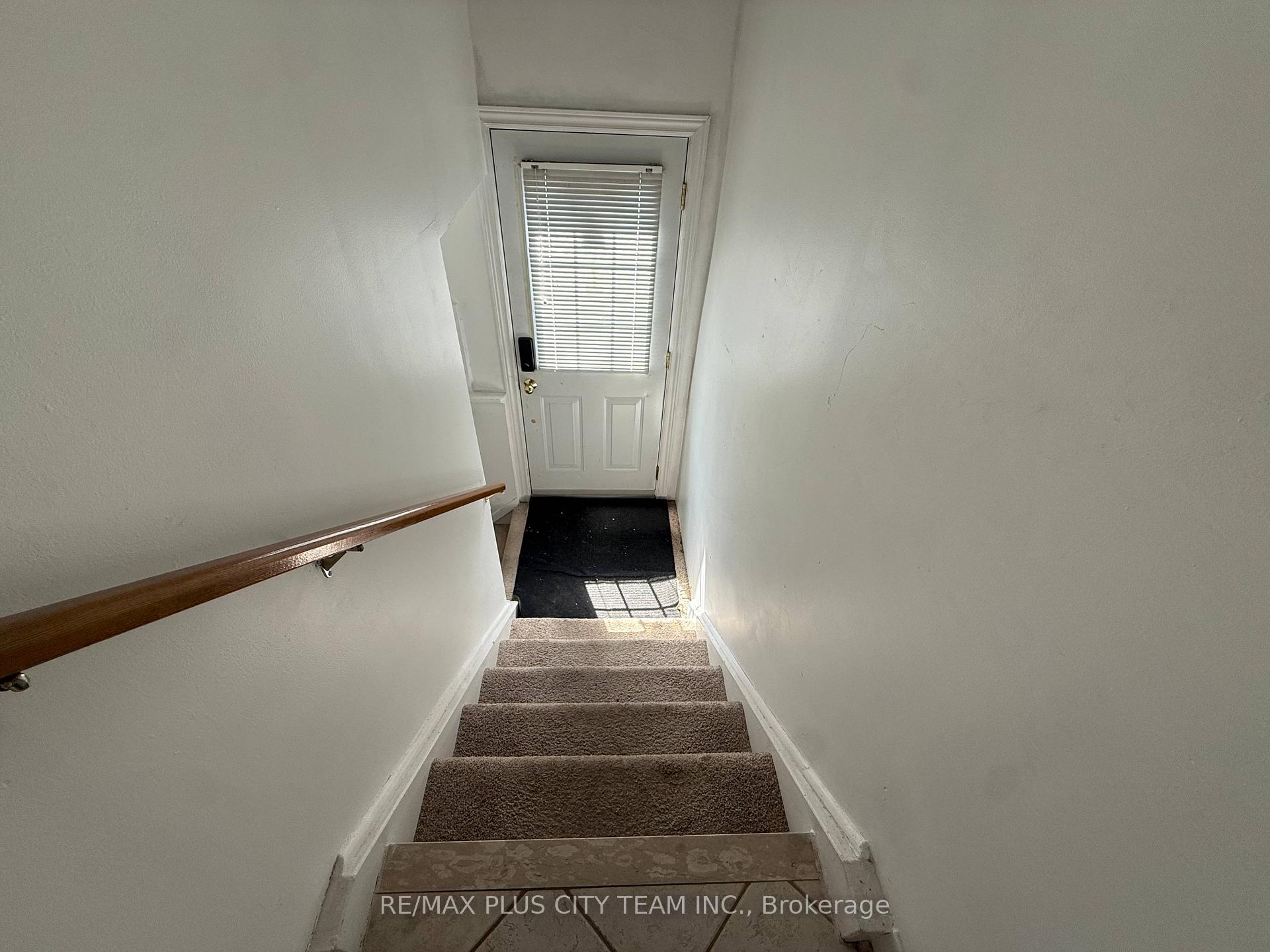Photo 18 of 33 Windsor Drive, Ajax, Central West — HOMEH