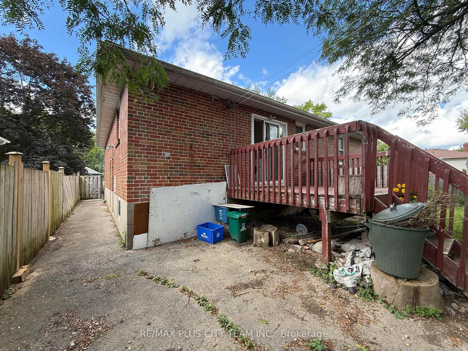Photo 31 of 33 Windsor Drive, Ajax, Central West — HOMEH