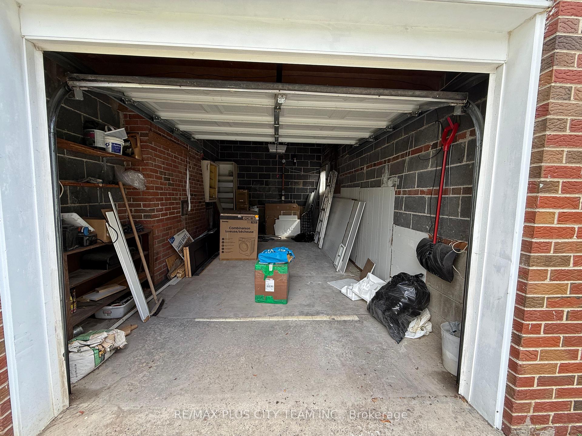 Photo 39 of 33 Windsor Drive, Ajax, Central West — HOMEH