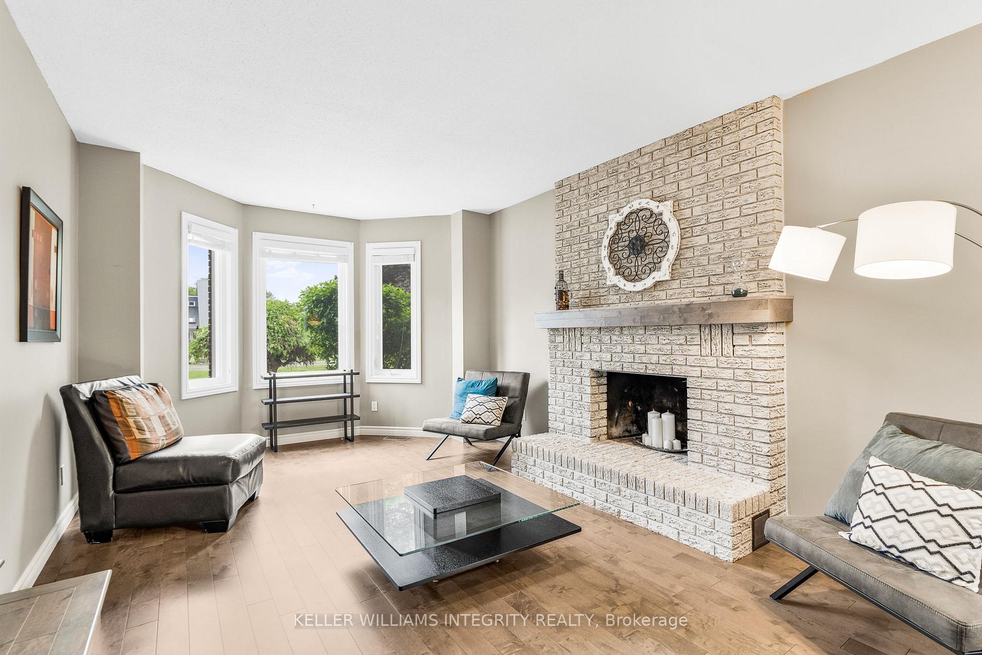 Photo 3 of 3330 August Street, Ottawa, Navan — HOMEH