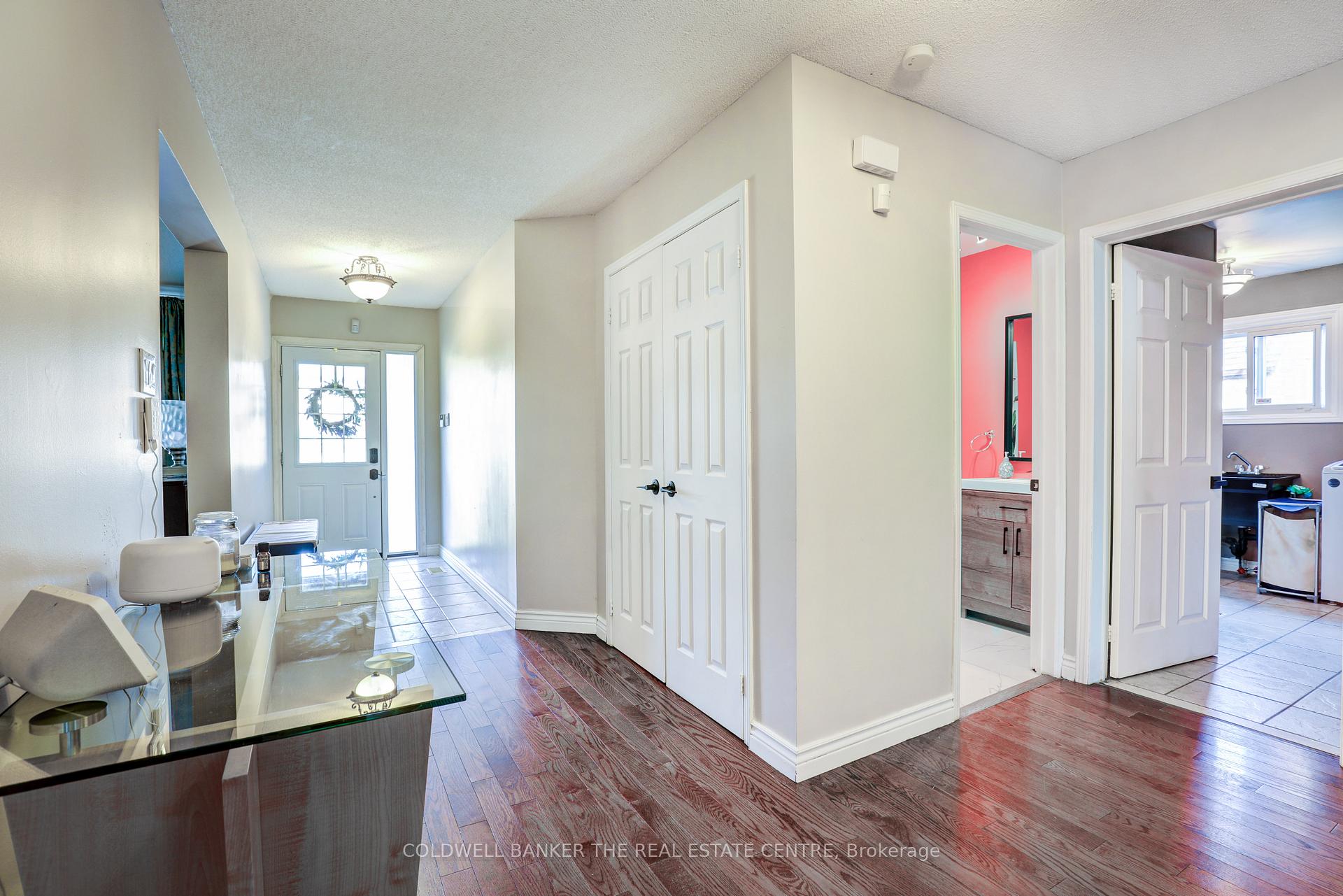 Photo 6 of 526 Gardenview Square, Pickering, Amberlea — HOMEH
