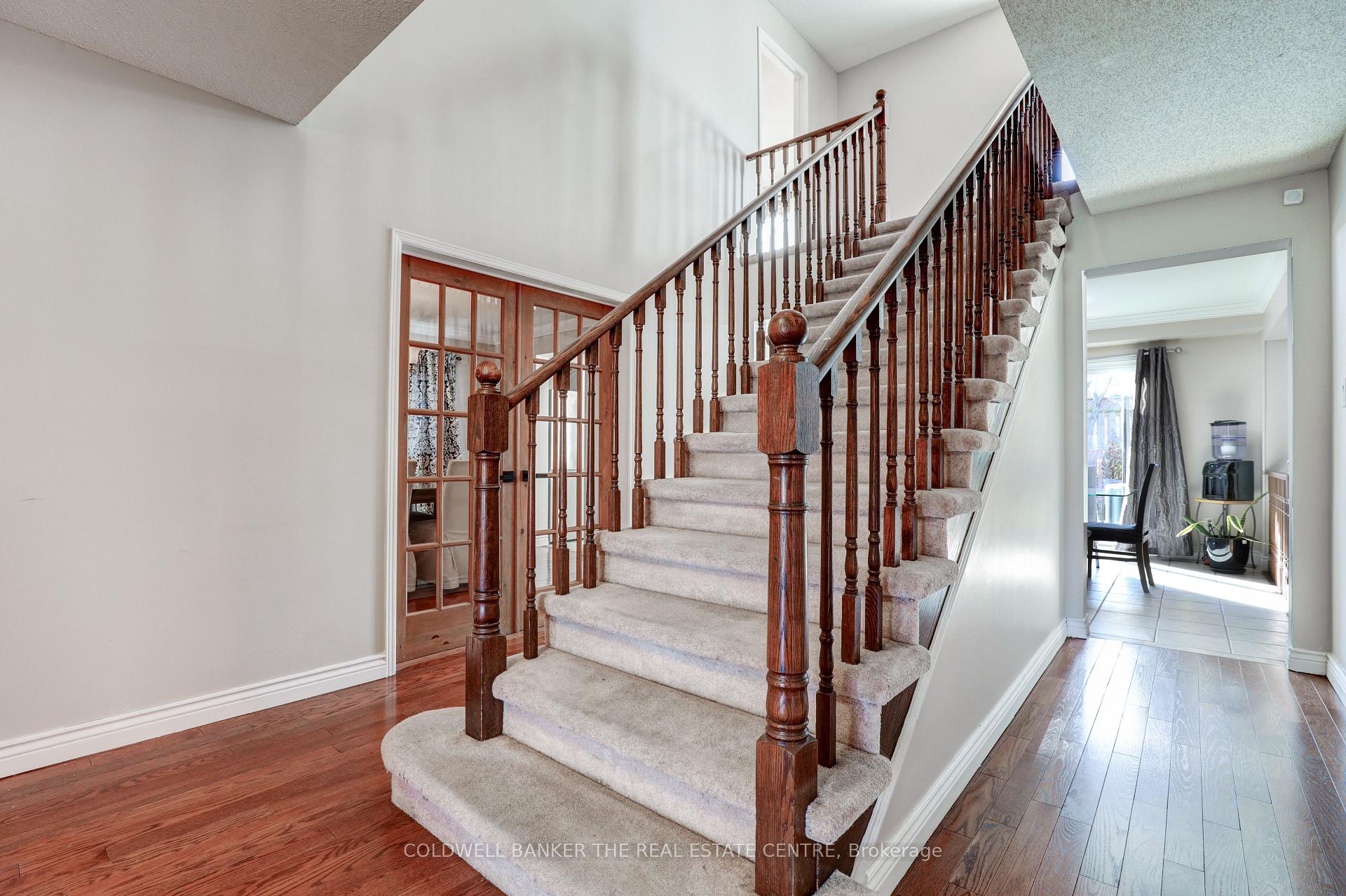 Photo 10 of 526 Gardenview Square, Pickering, Amberlea — HOMEH